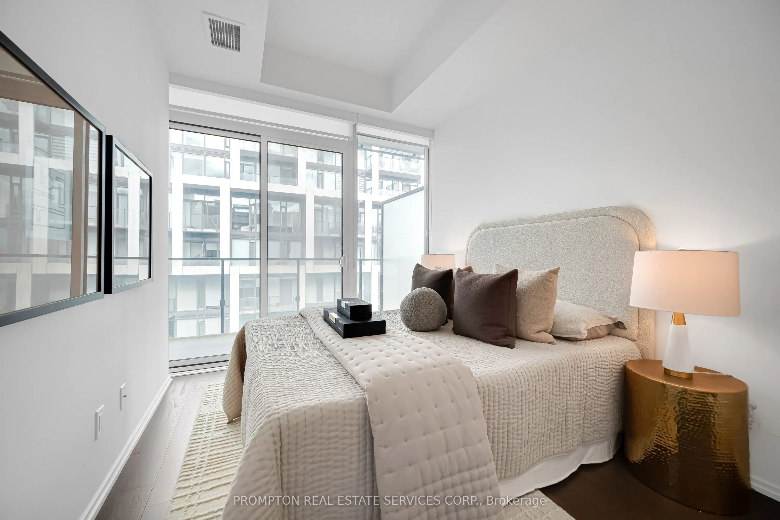 8 Hillsdale Avenue E, #1732