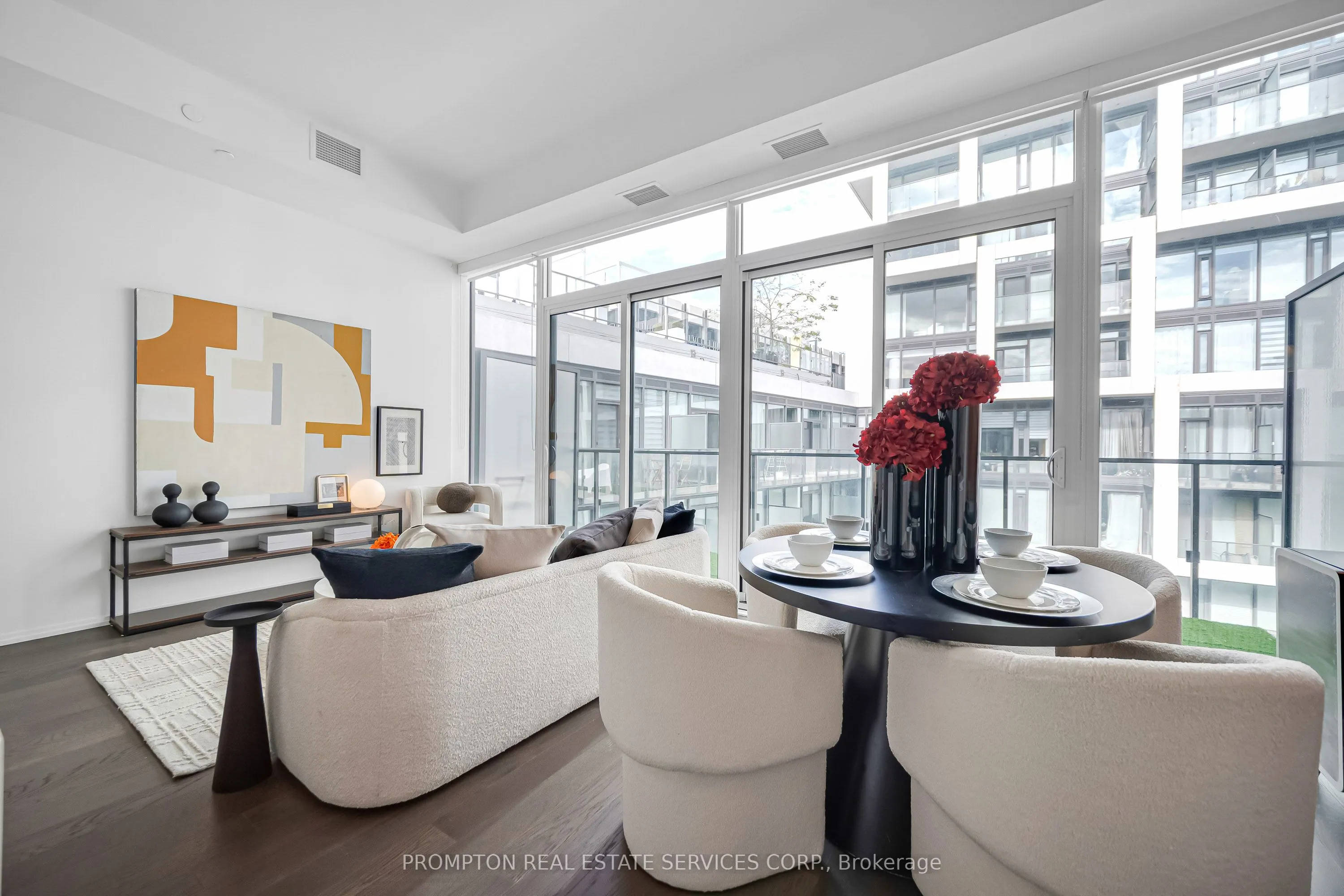 8 Hillsdale Avenue E, #1732