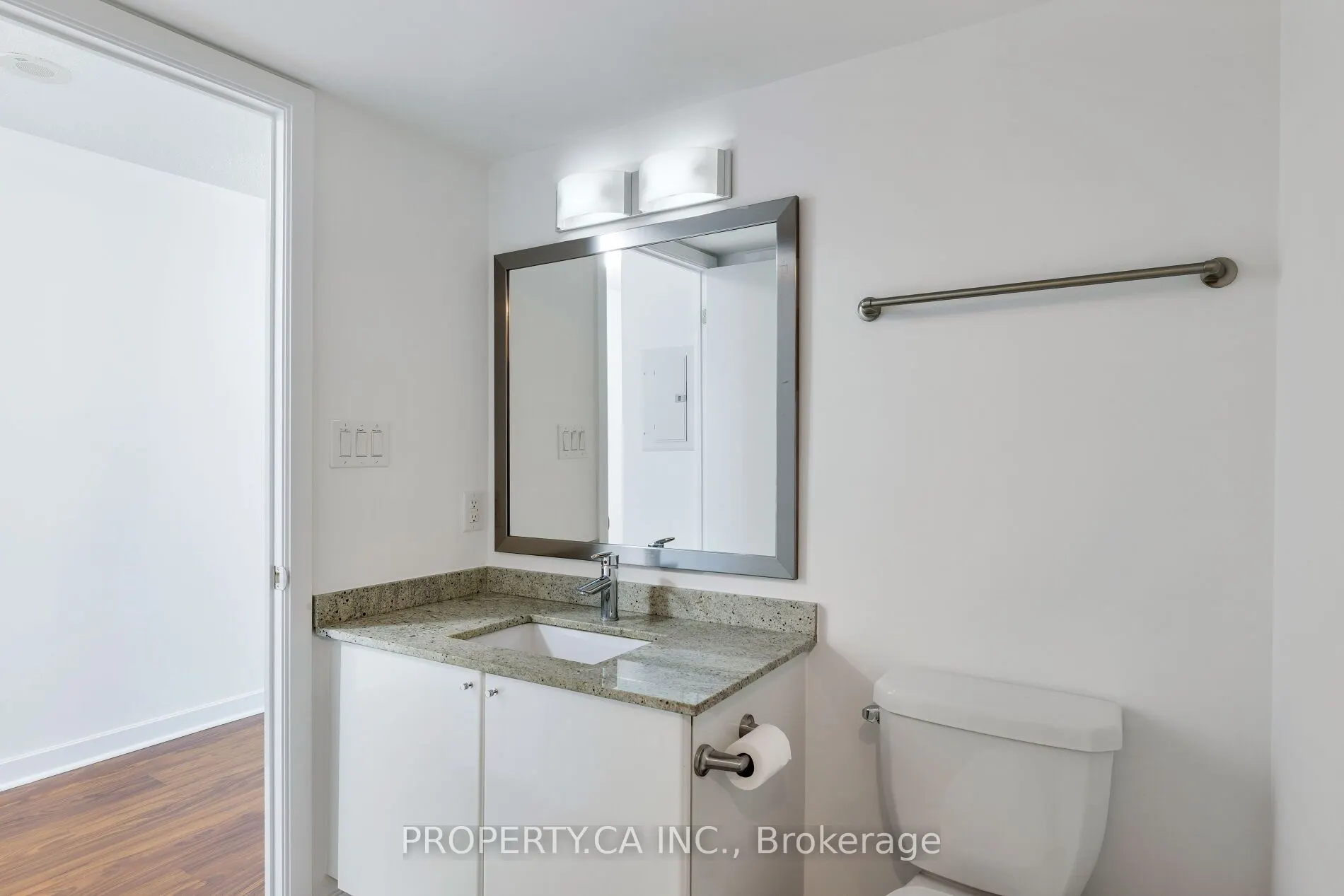 33 Bay Street, #1604