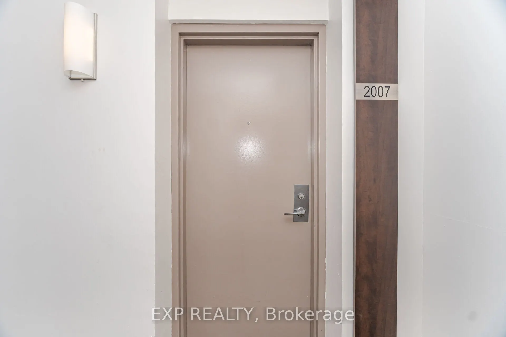 55 Centre Avenue, #2007