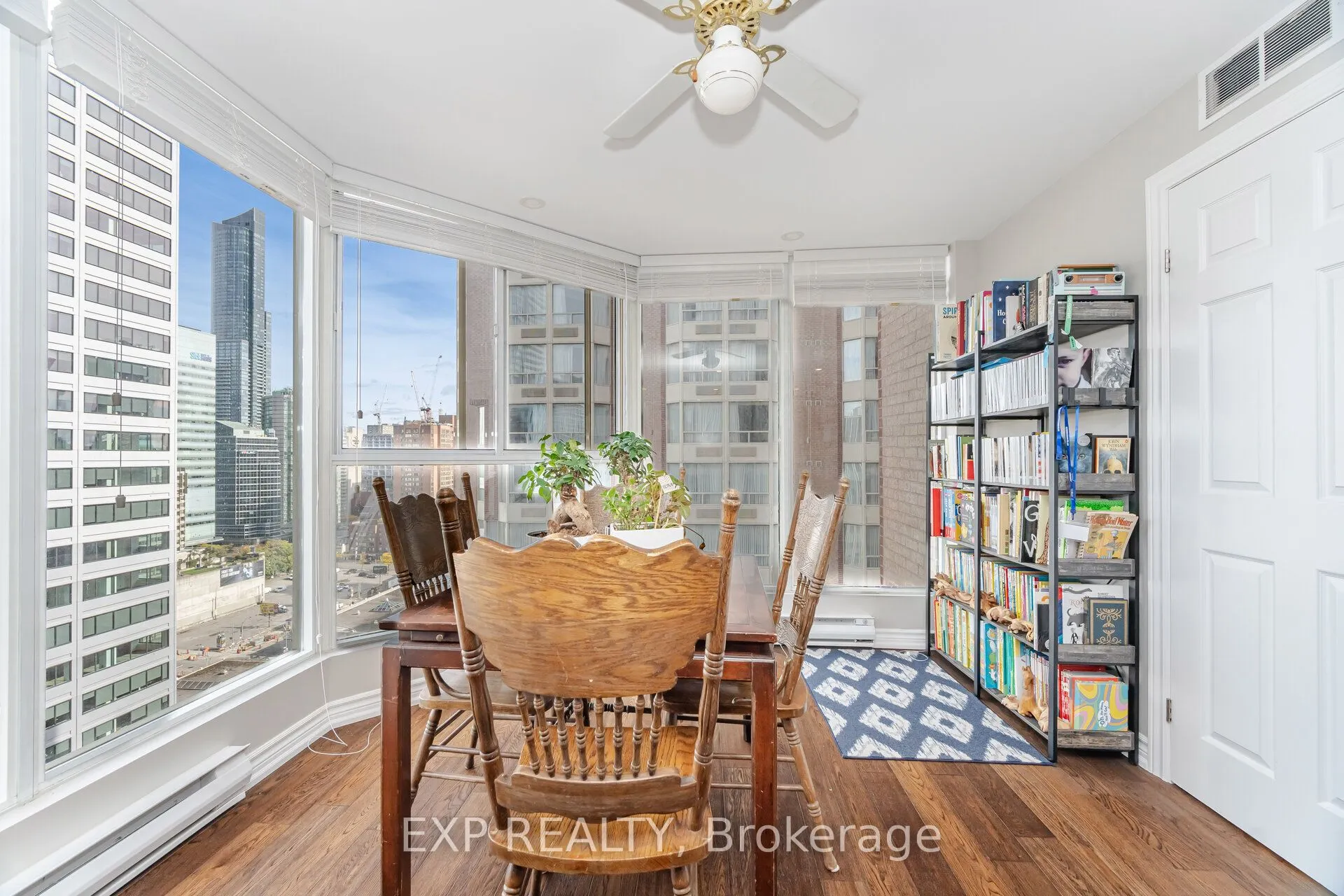 55 Centre Avenue, #2007