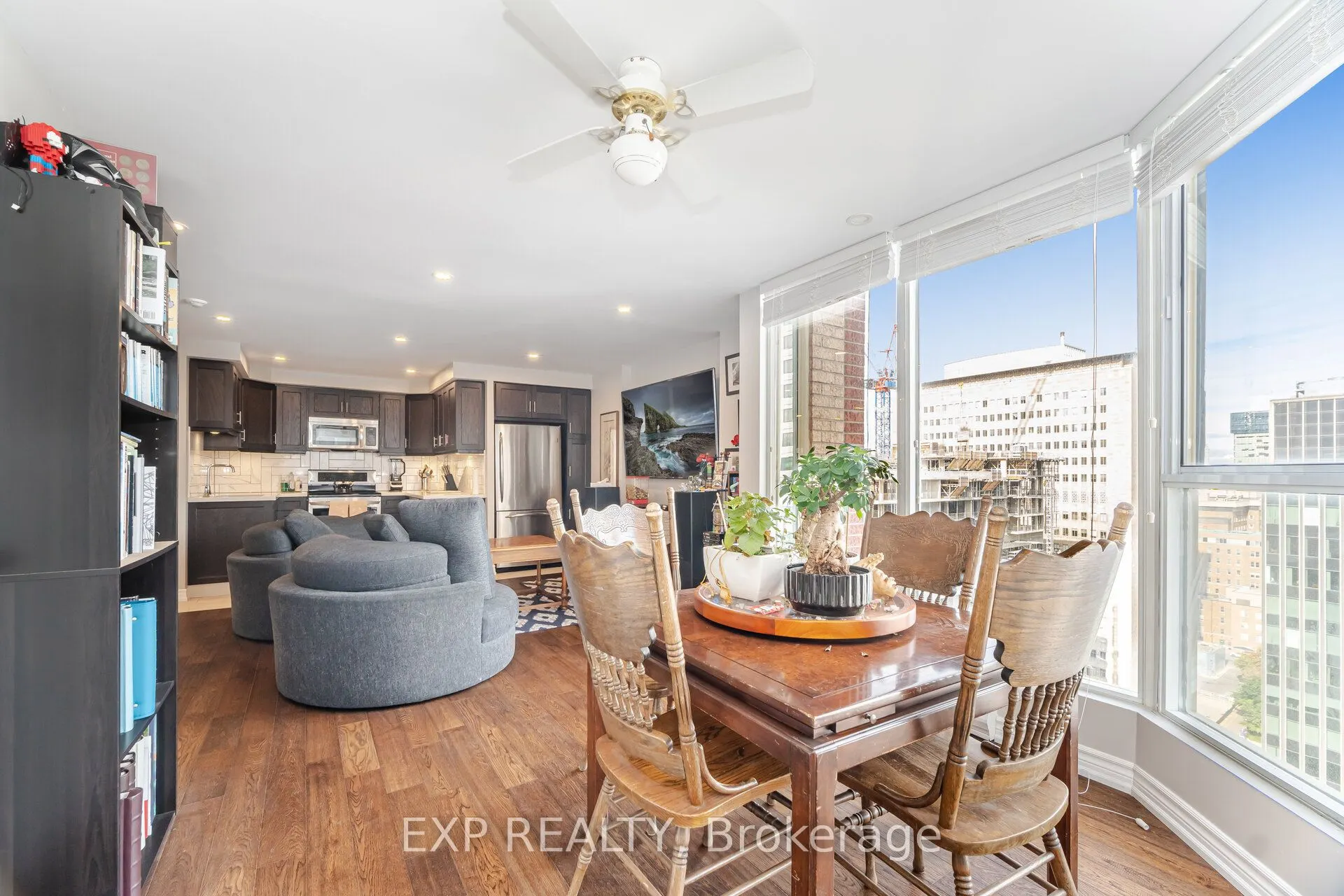 55 Centre Avenue, #2007