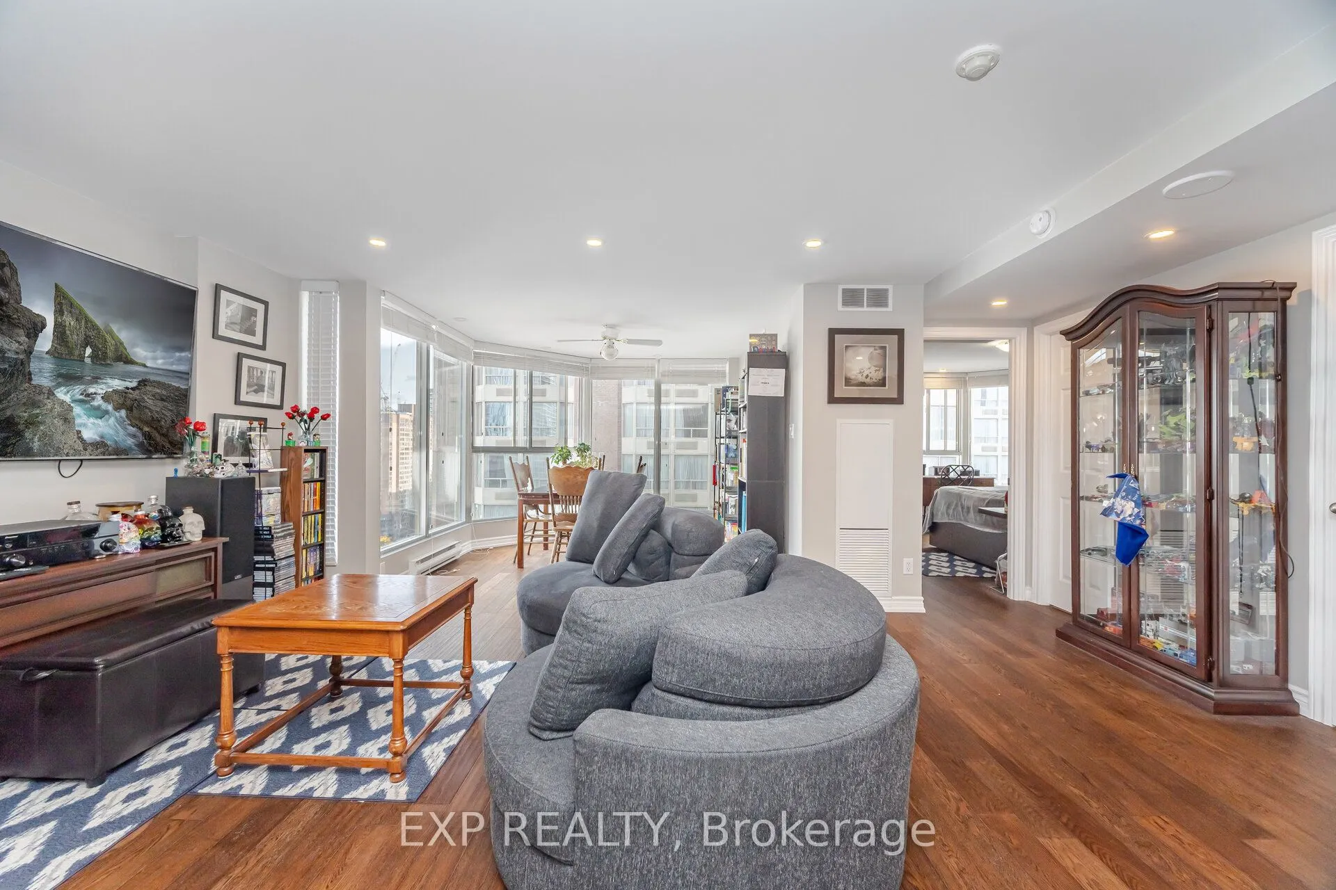 55 Centre Avenue, #2007