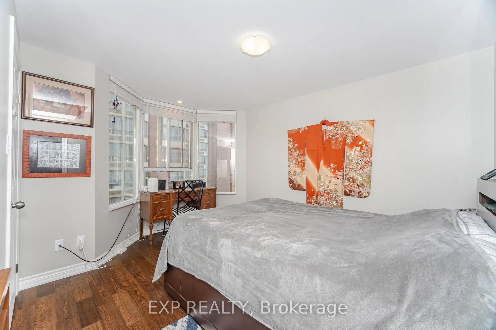 55 Centre Avenue, #2007