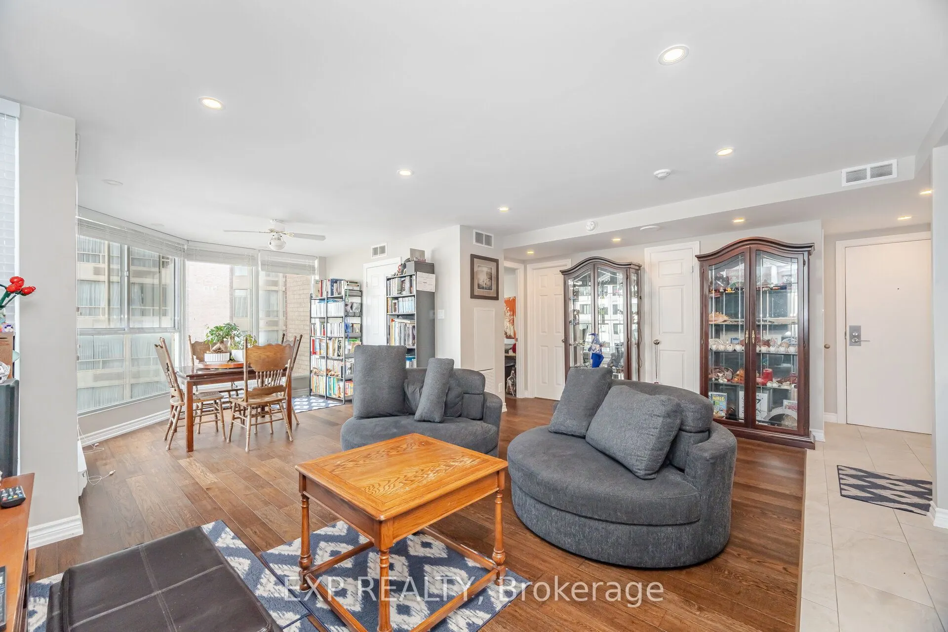 55 Centre Avenue, #2007