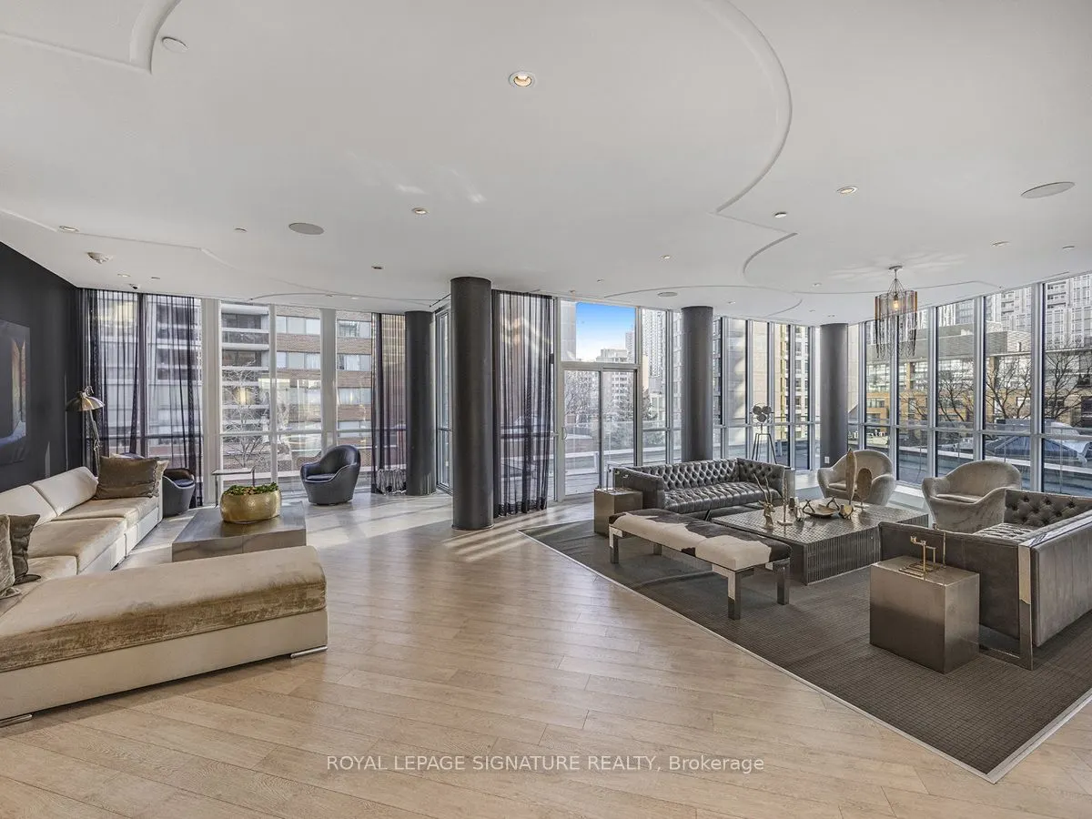 32 Davenport Road, #1704