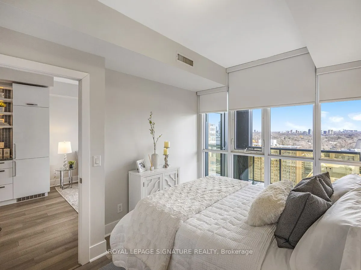 32 Davenport Road, #1704