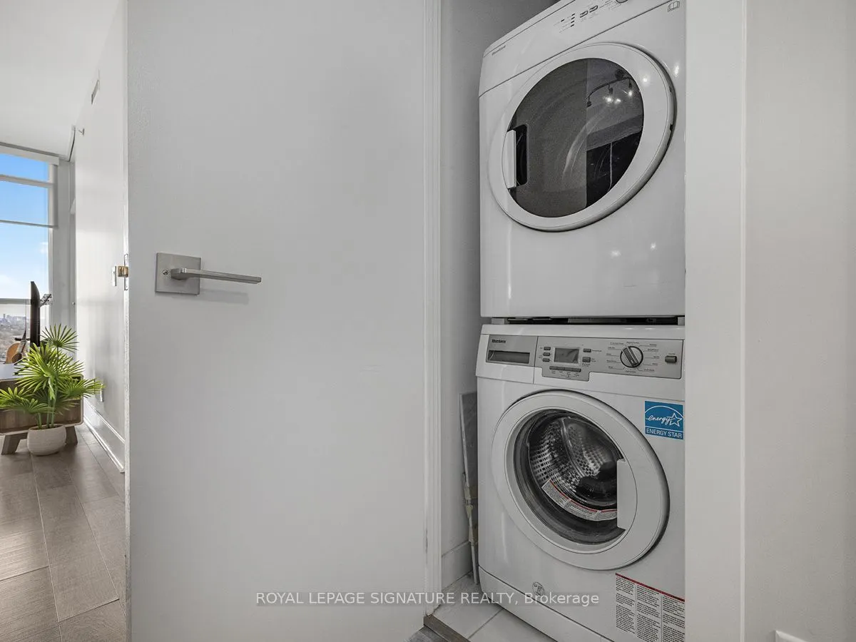 32 Davenport Road, #1704