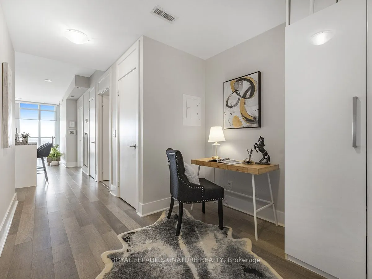 32 Davenport Road, #1704