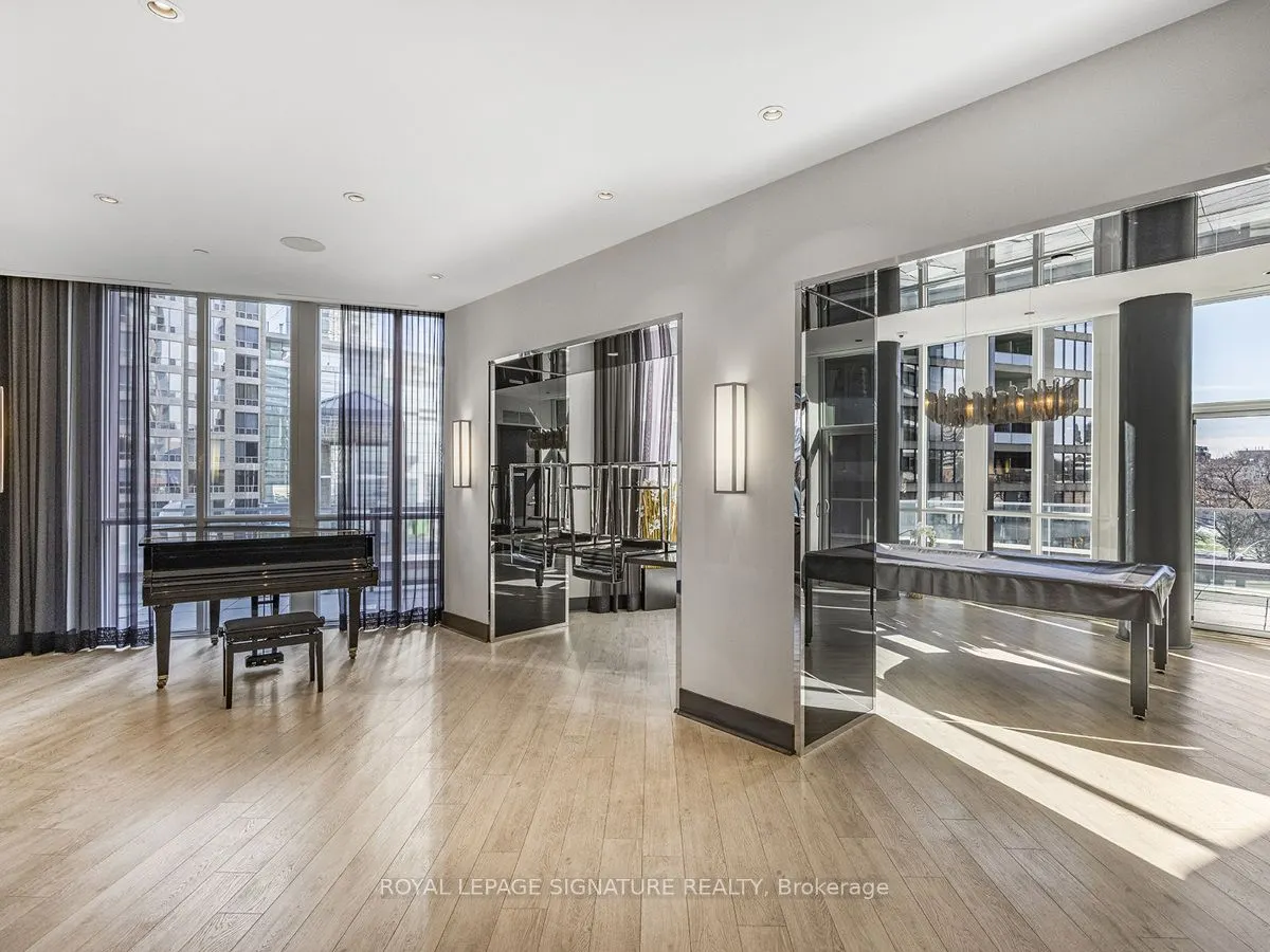 32 Davenport Road, #1704