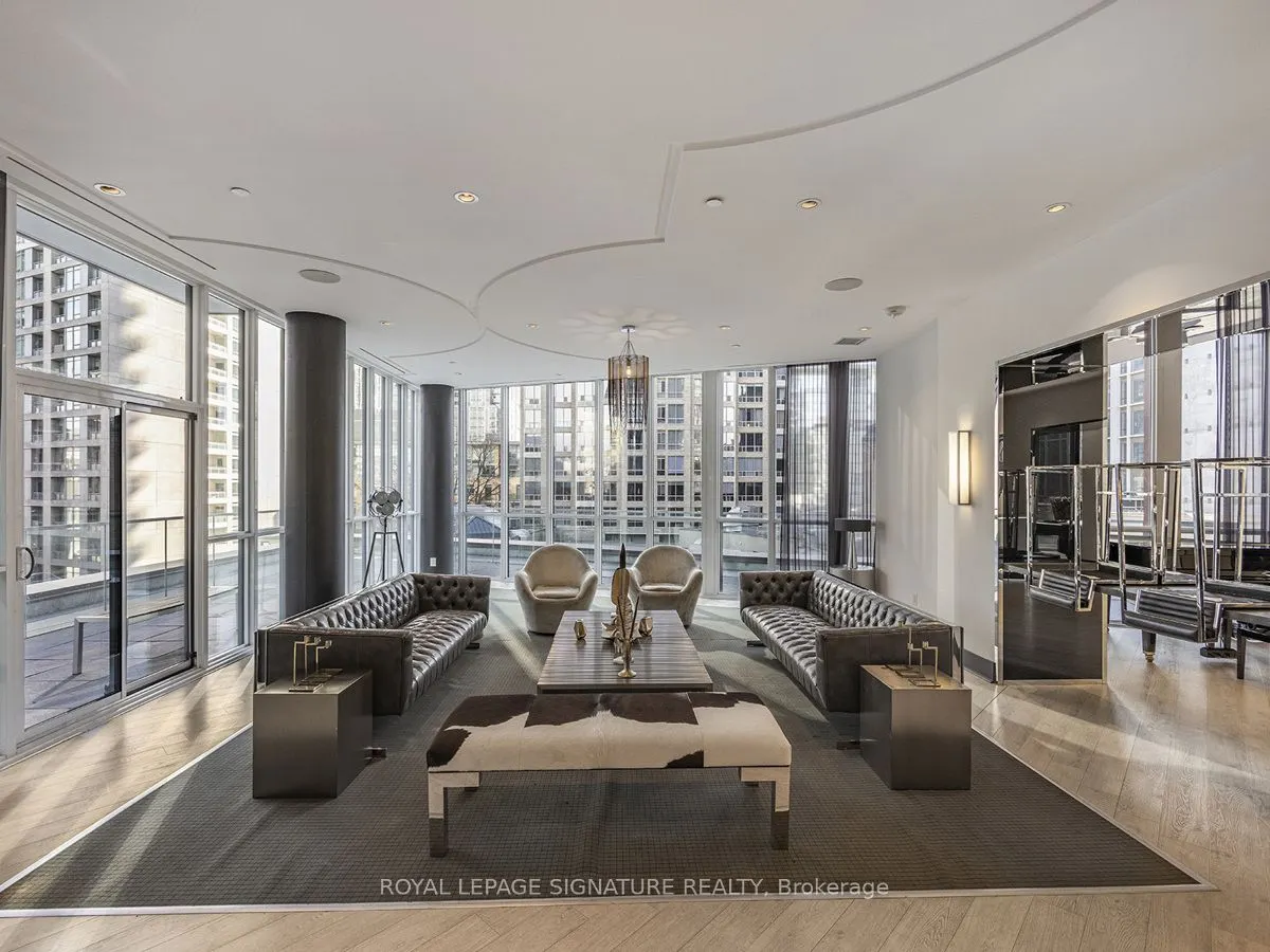 32 Davenport Road, #1704