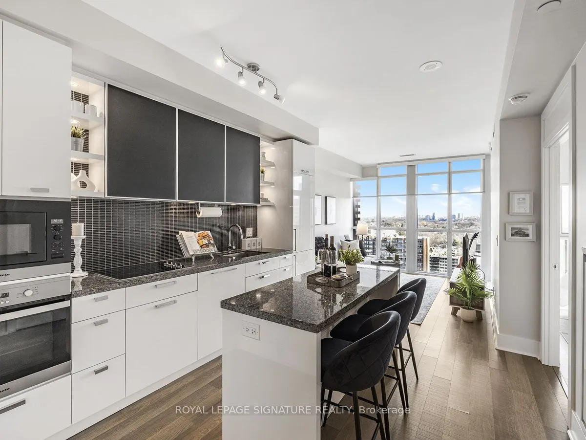 32 Davenport Road, #1704