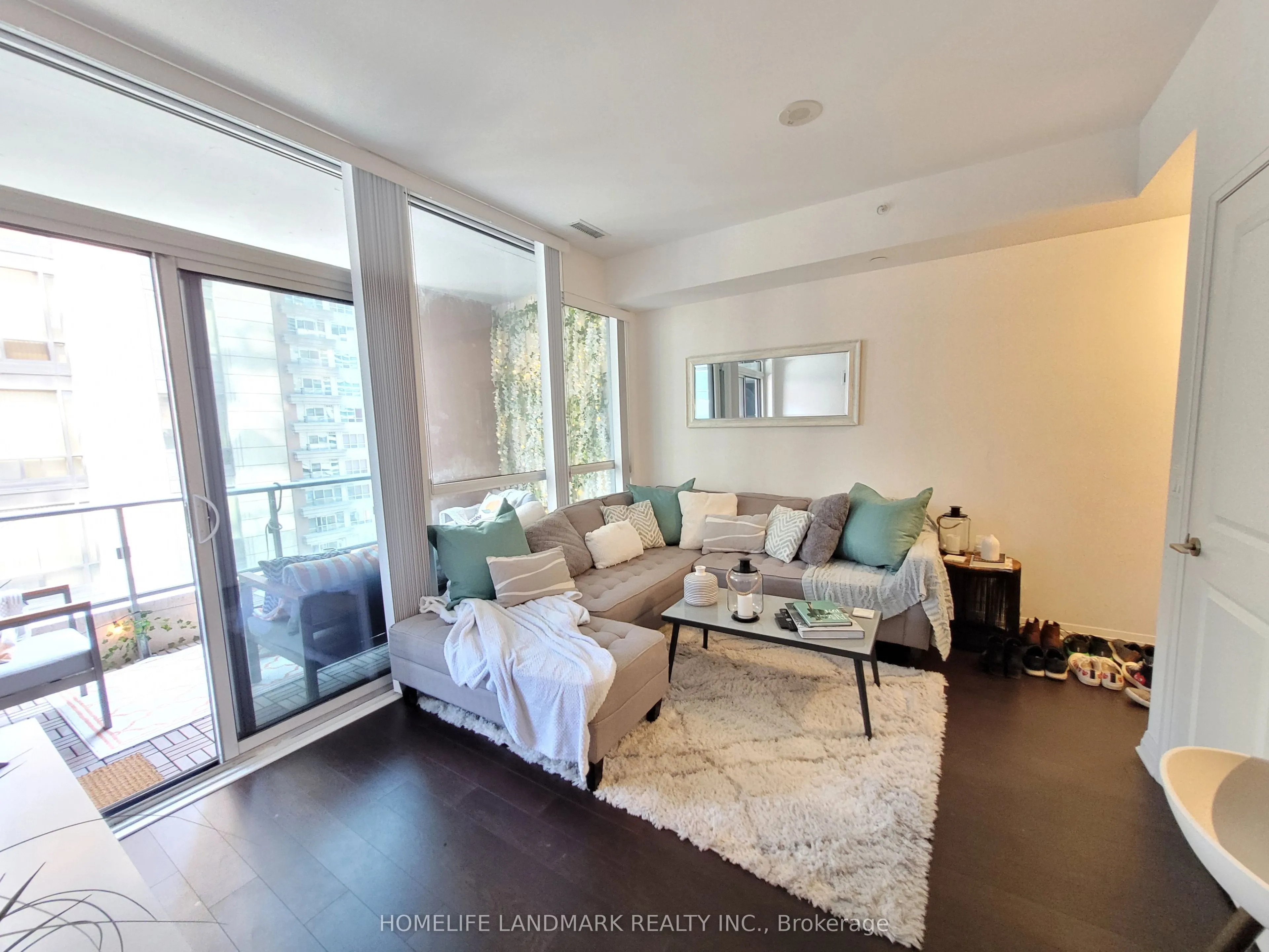 8 Mercer Street, #1007