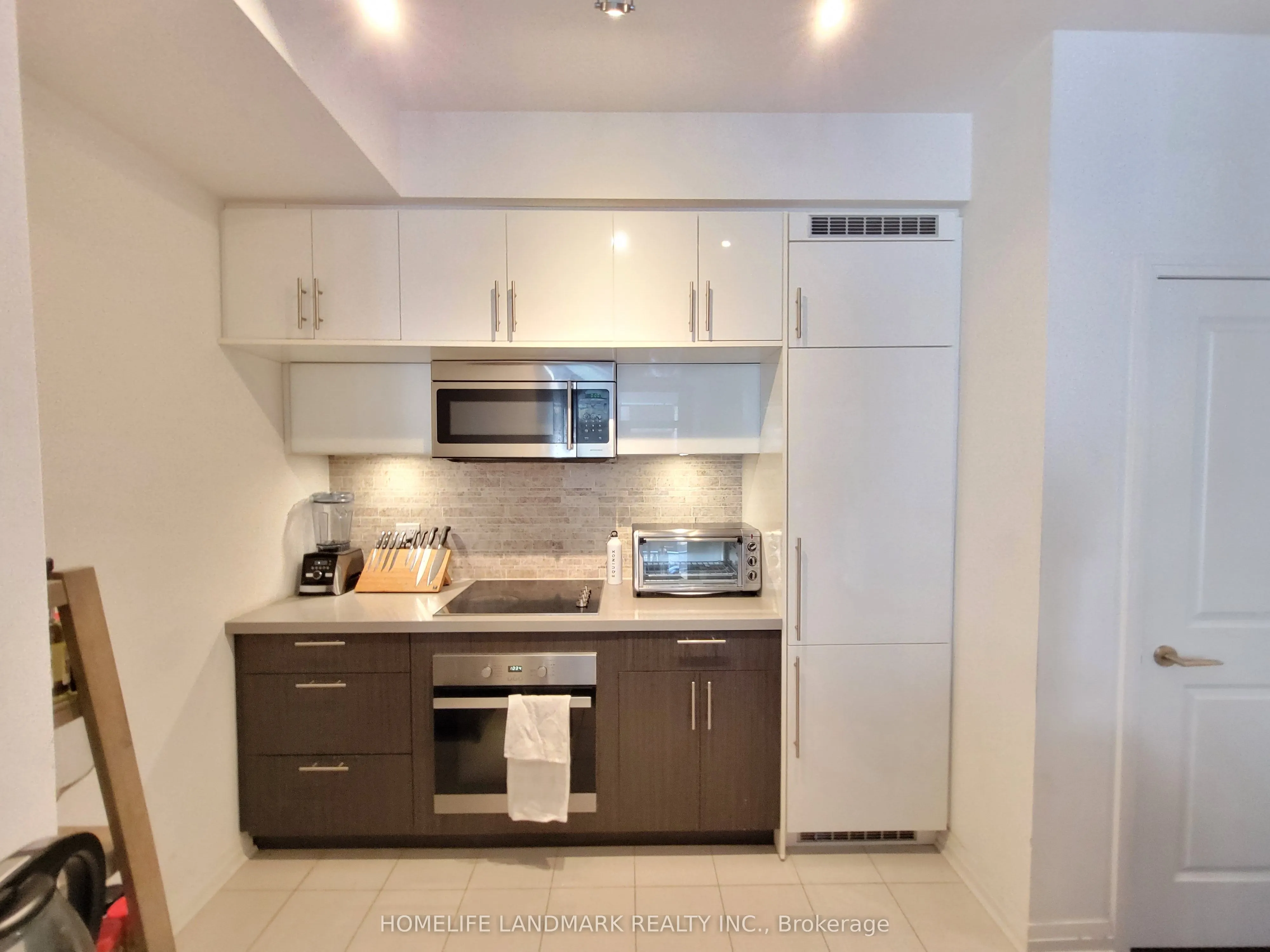 8 Mercer Street, #1007