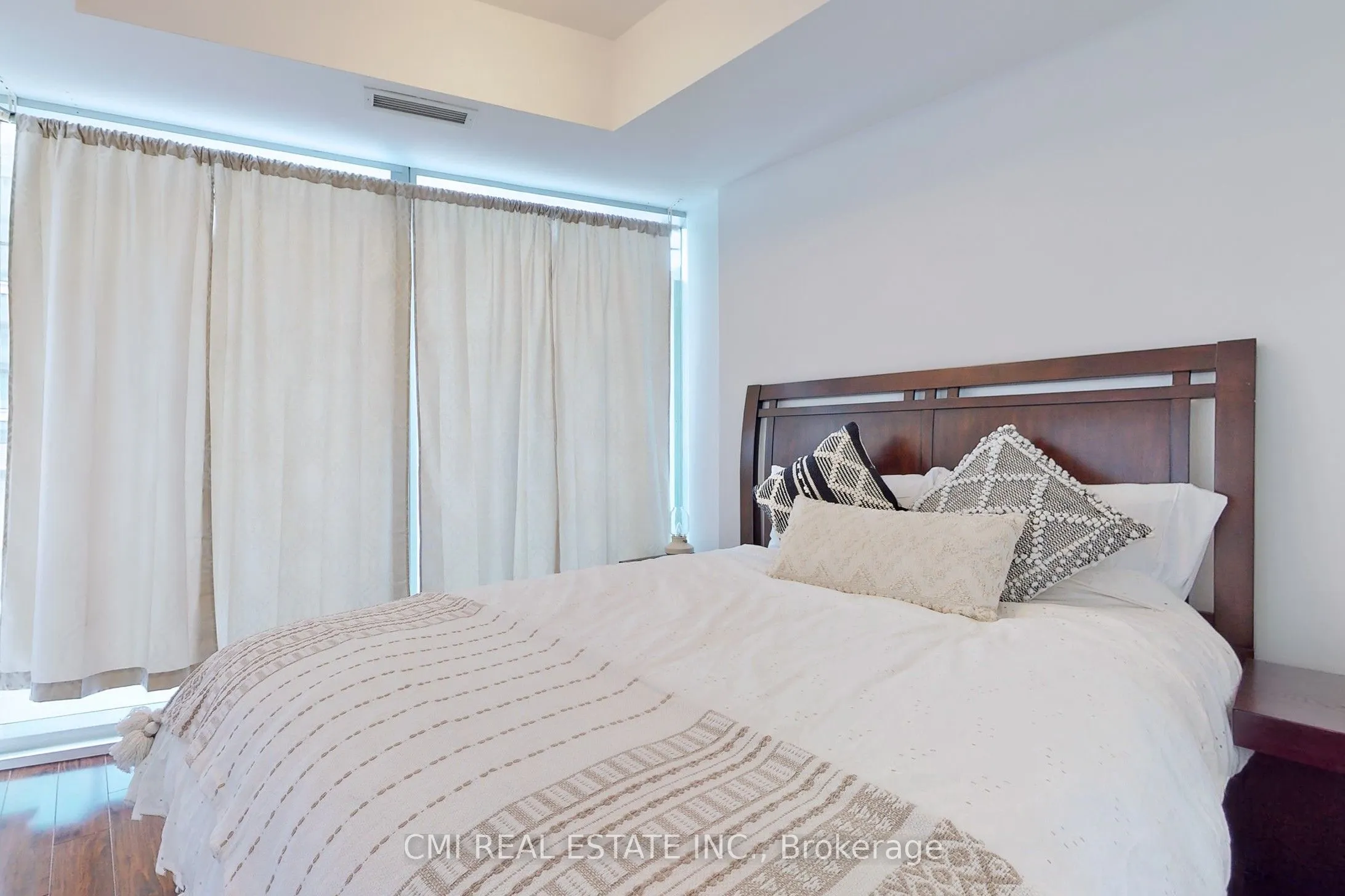 14 York Street, #3610