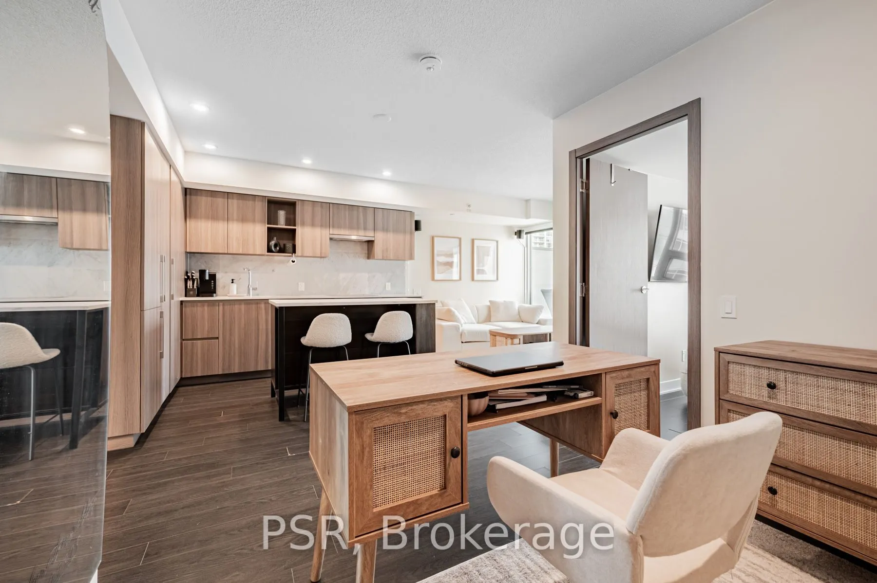 19 Bathurst Street, #2310