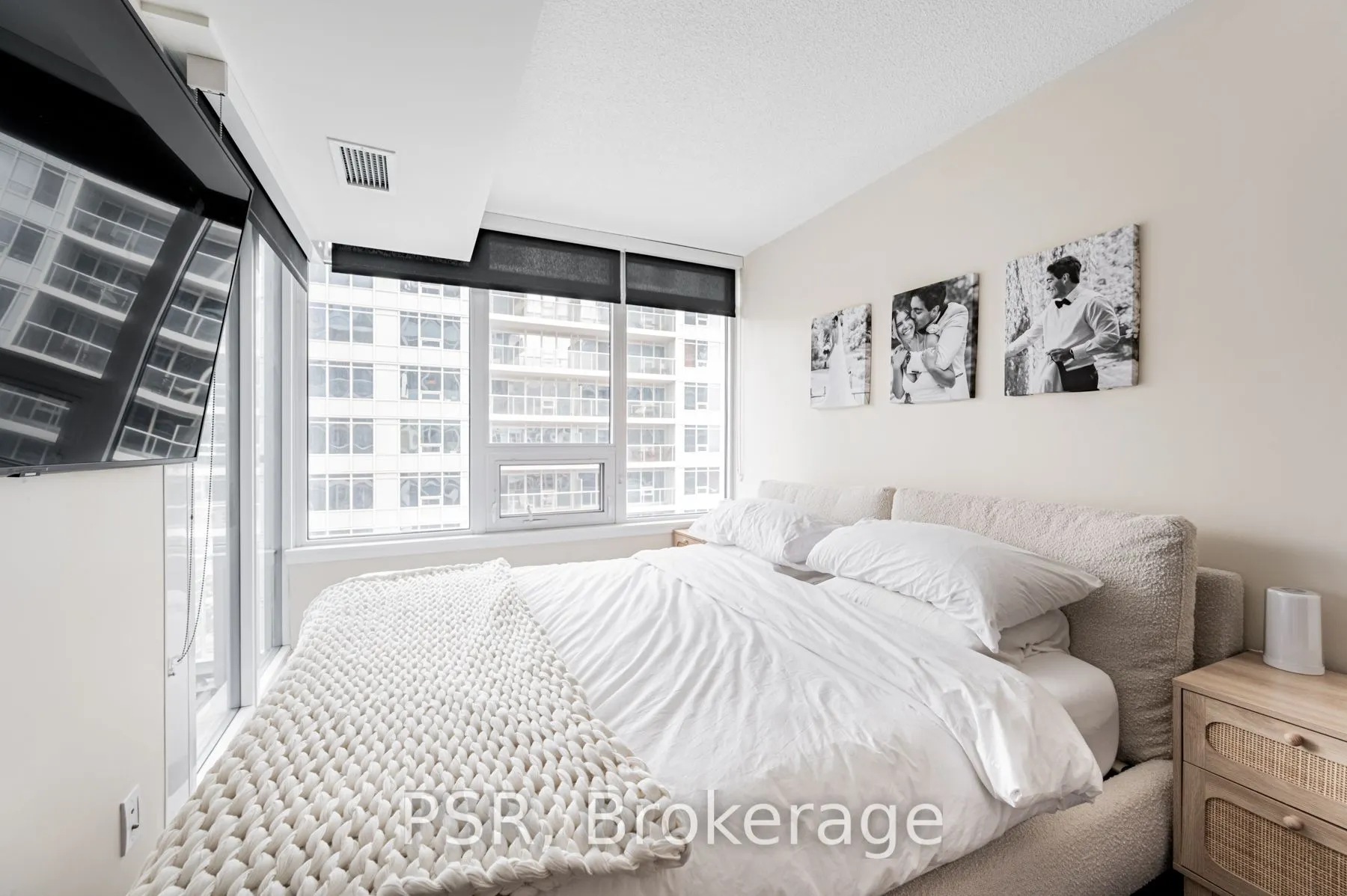 19 Bathurst Street, #2310