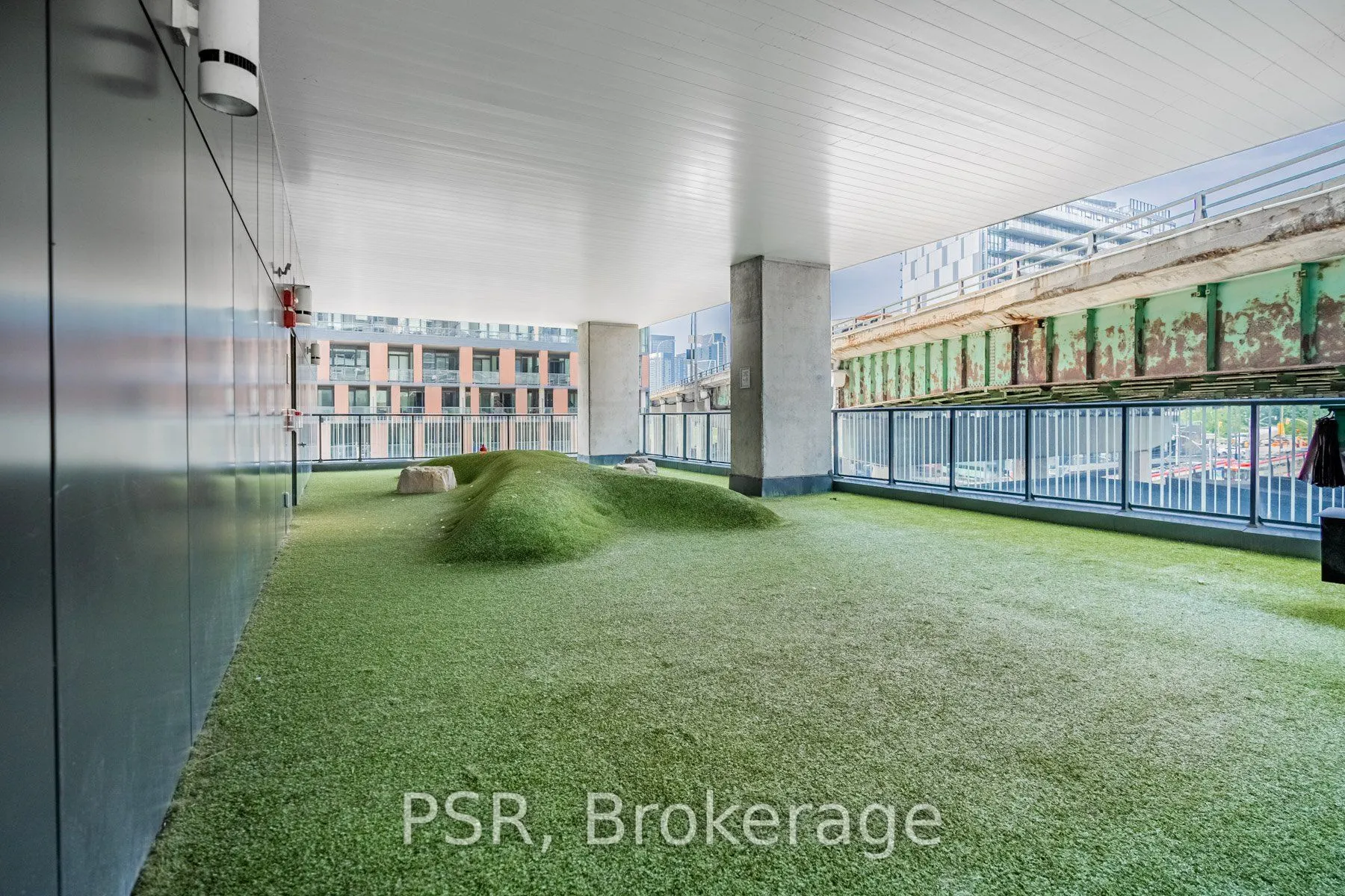 19 Bathurst Street, #2310