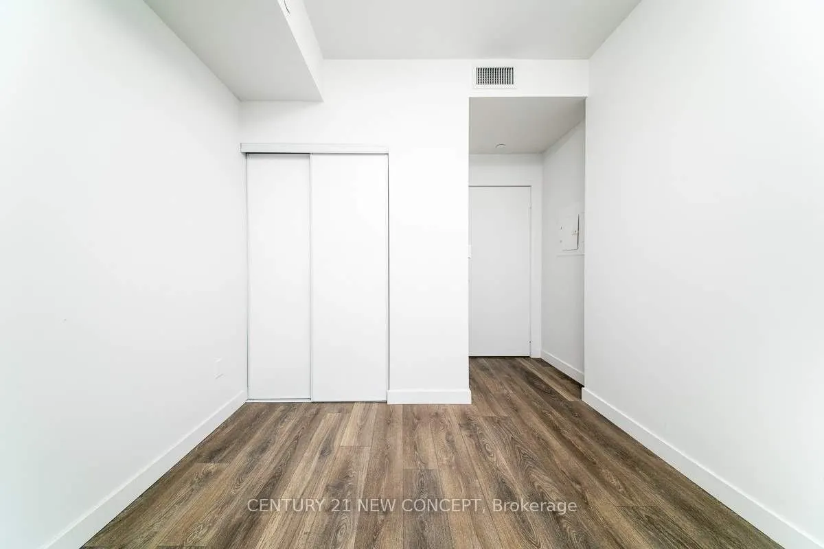 8 Eglinton Avenue E, #4502