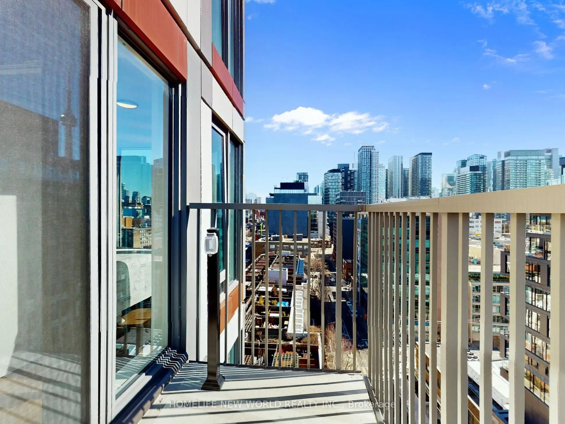 2 Augusta Avenue, #LPH03