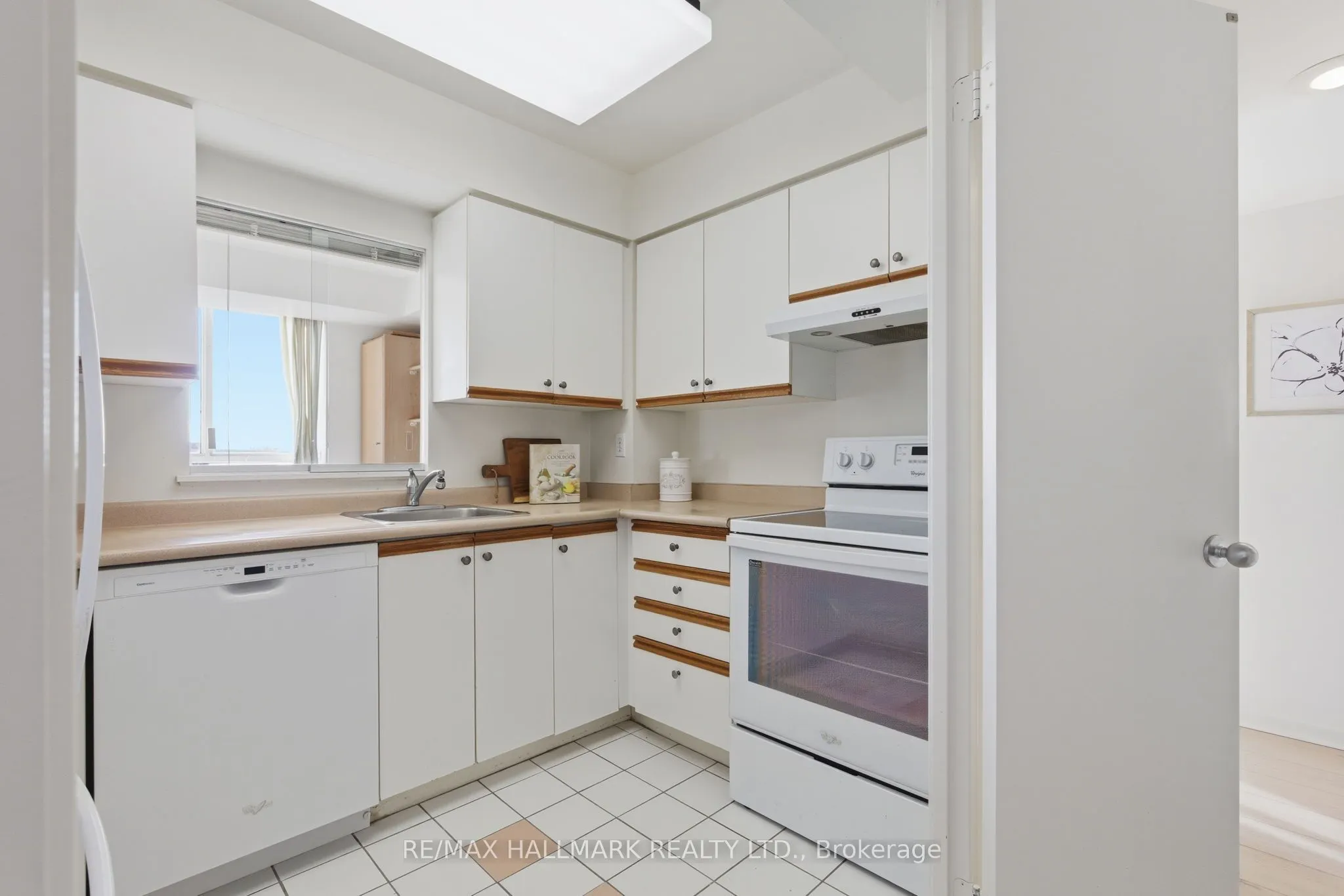 21 Overlea Boulevard, #1801