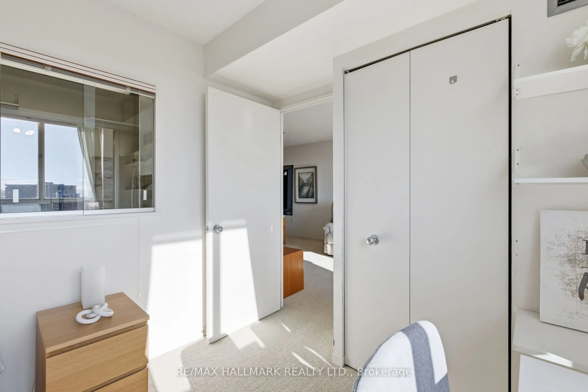 21 Overlea Boulevard, #1801