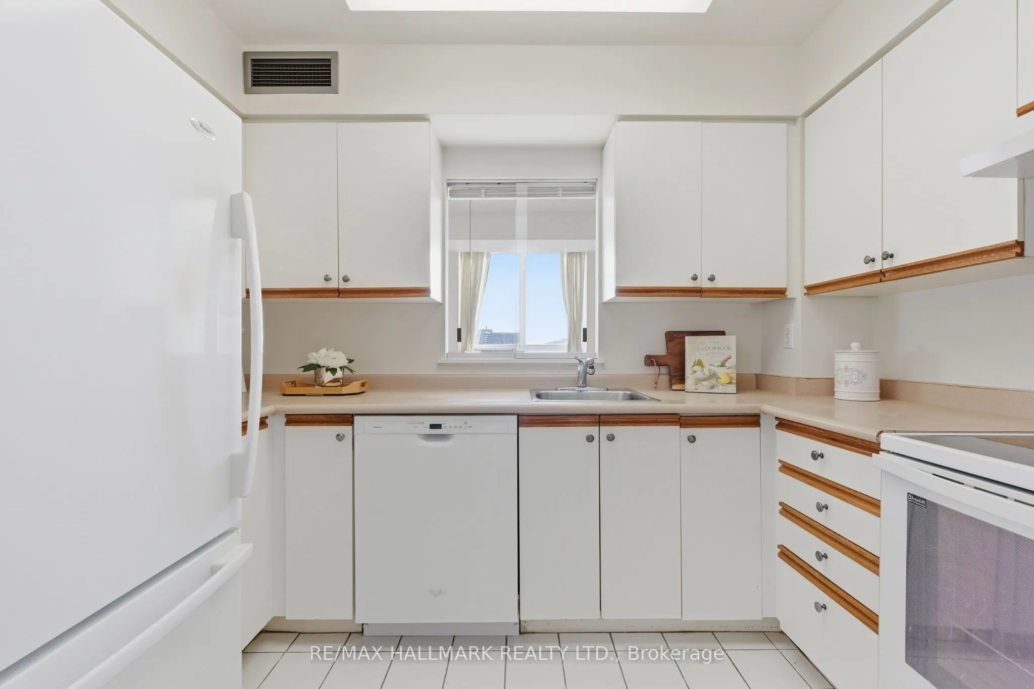 21 Overlea Boulevard, #1801