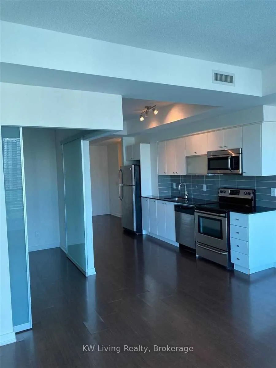 150 East Liberty Street, #2004