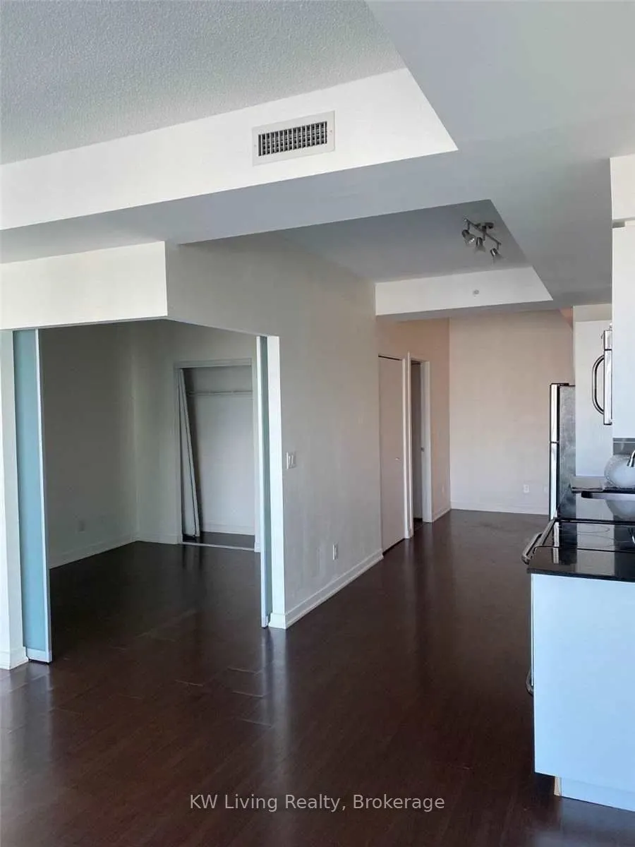 150 East Liberty Street, #2004