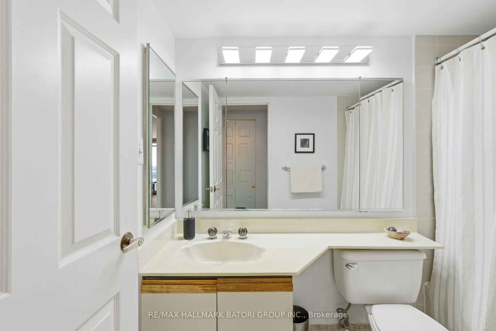 55 Skymark Drive, #1901