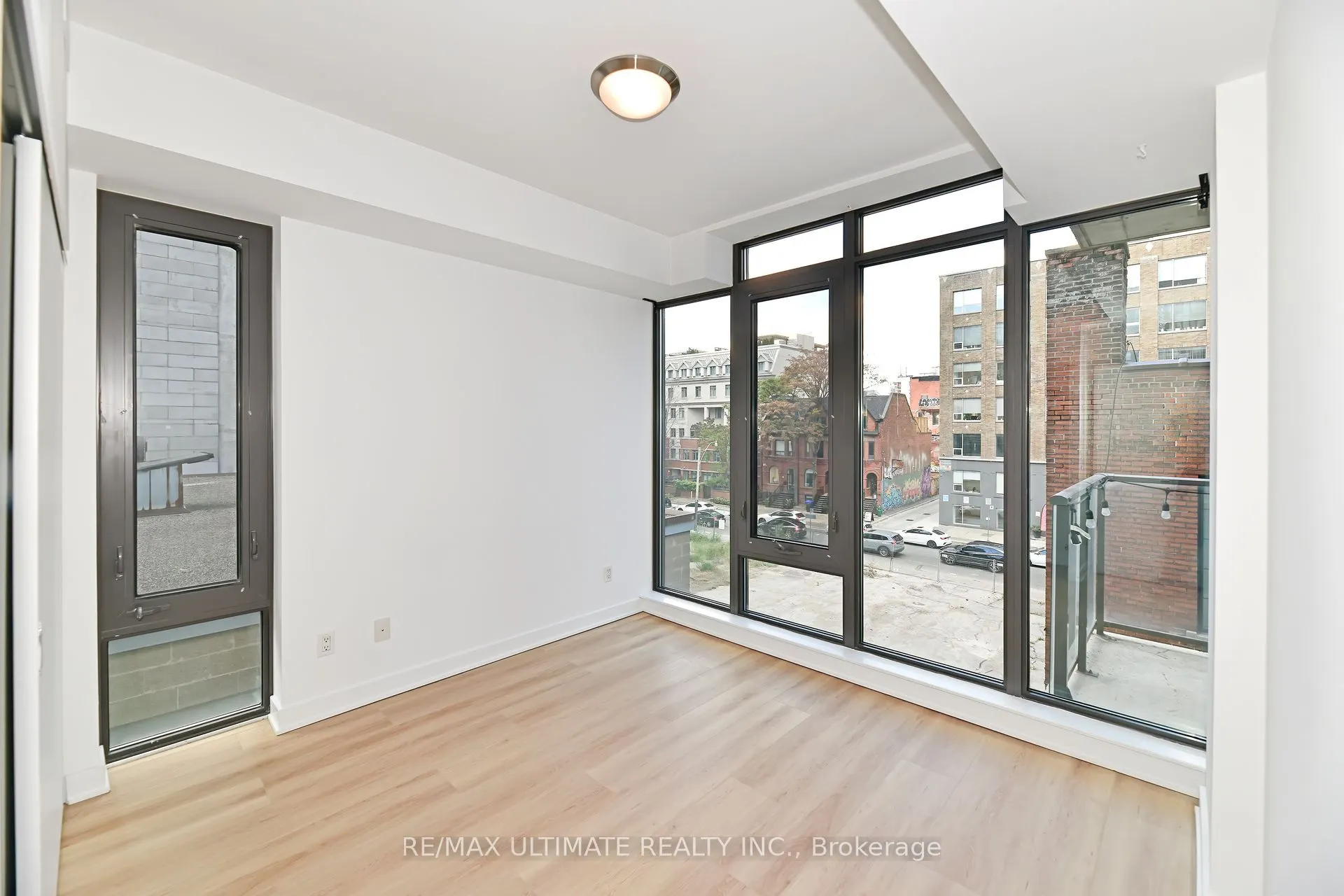 32 Camden Street, ## 405