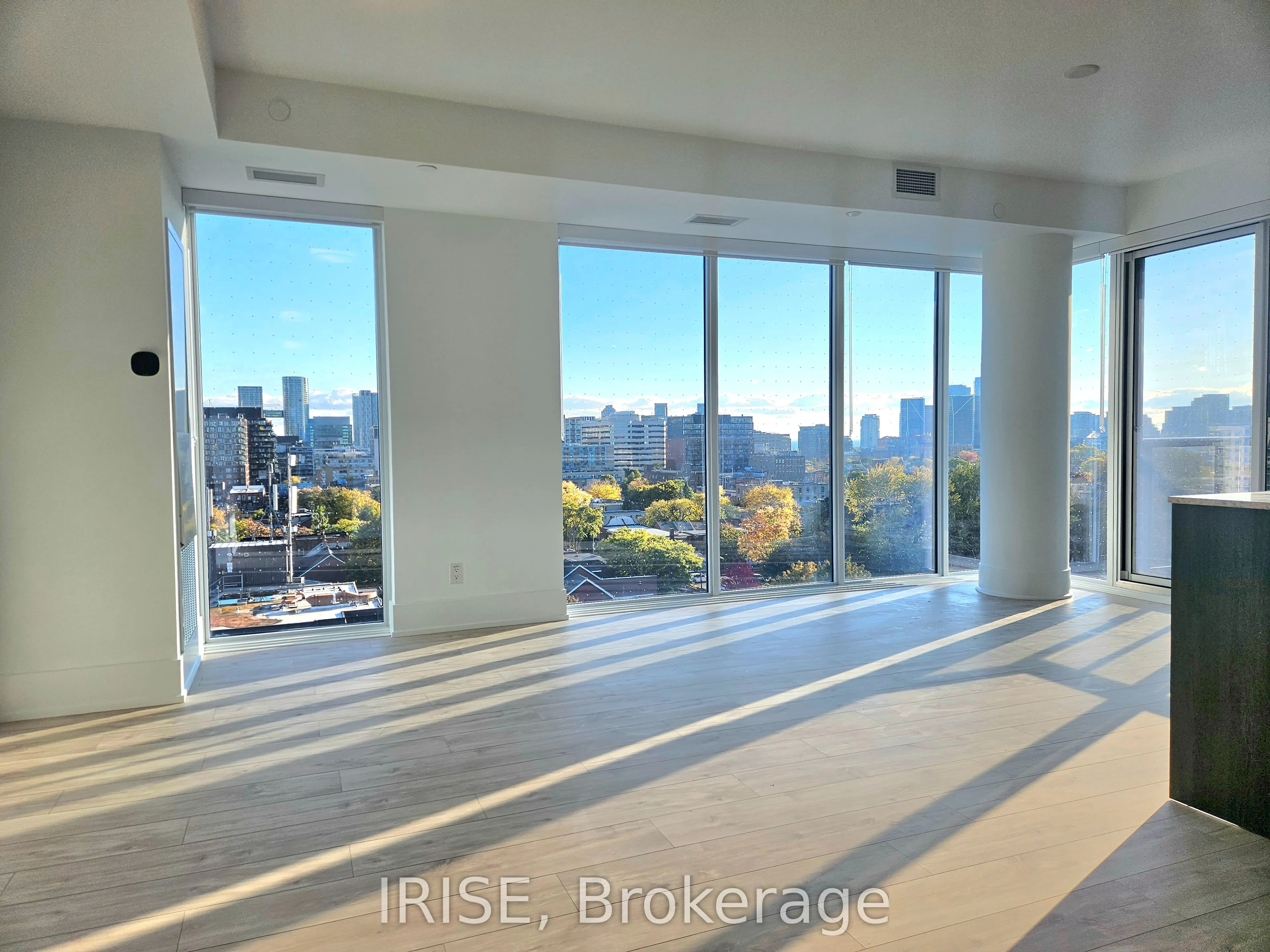 115 Denison Avenue, #905