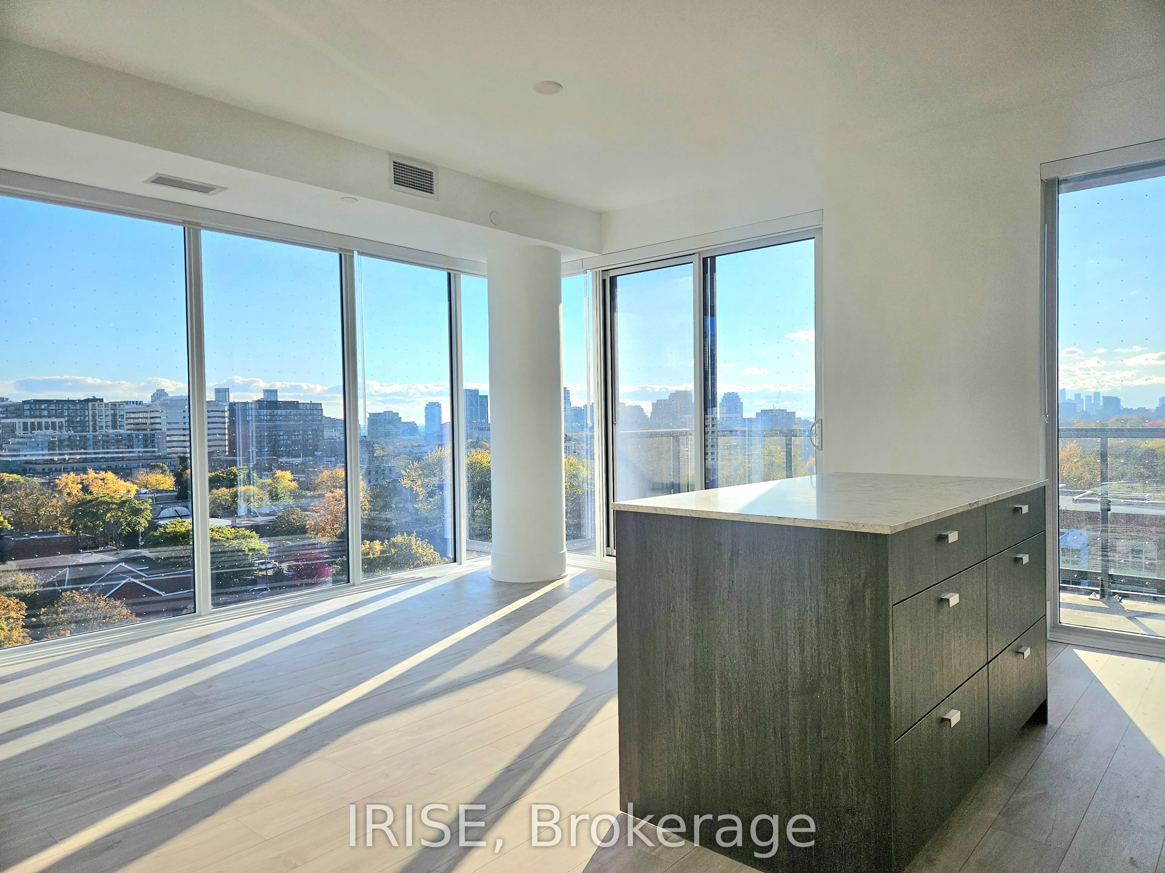 115 Denison Avenue, #905