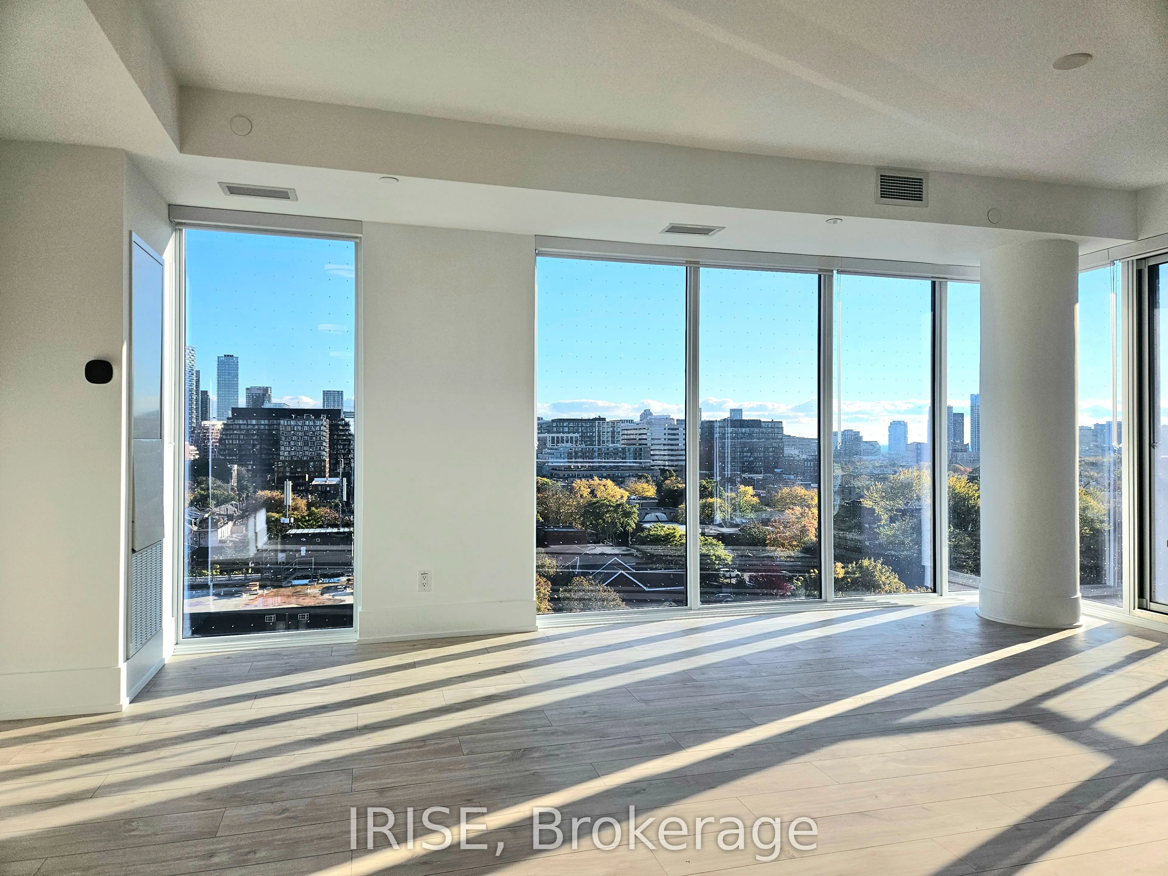 115 Denison Avenue, #905