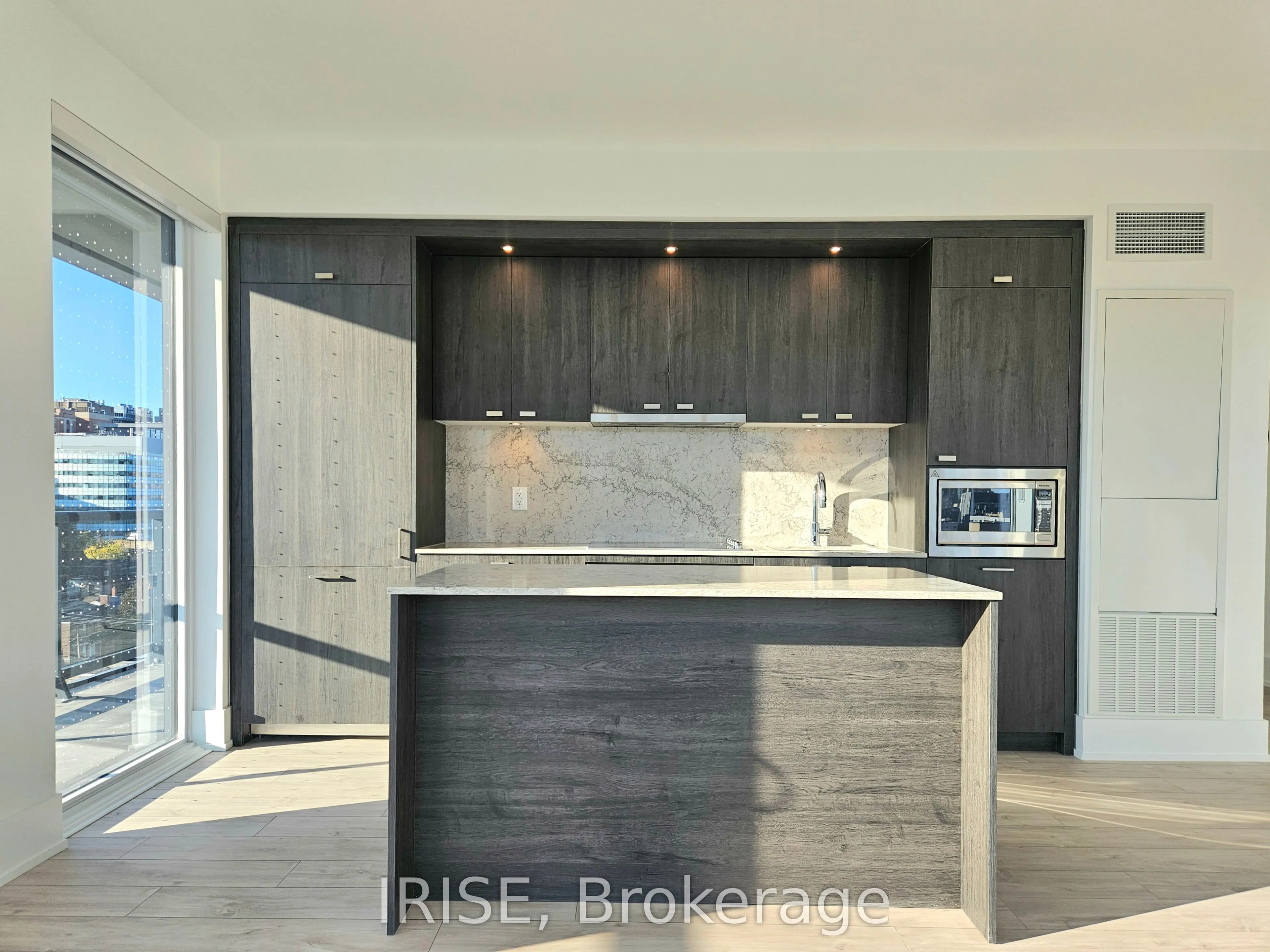 115 Denison Avenue, #905