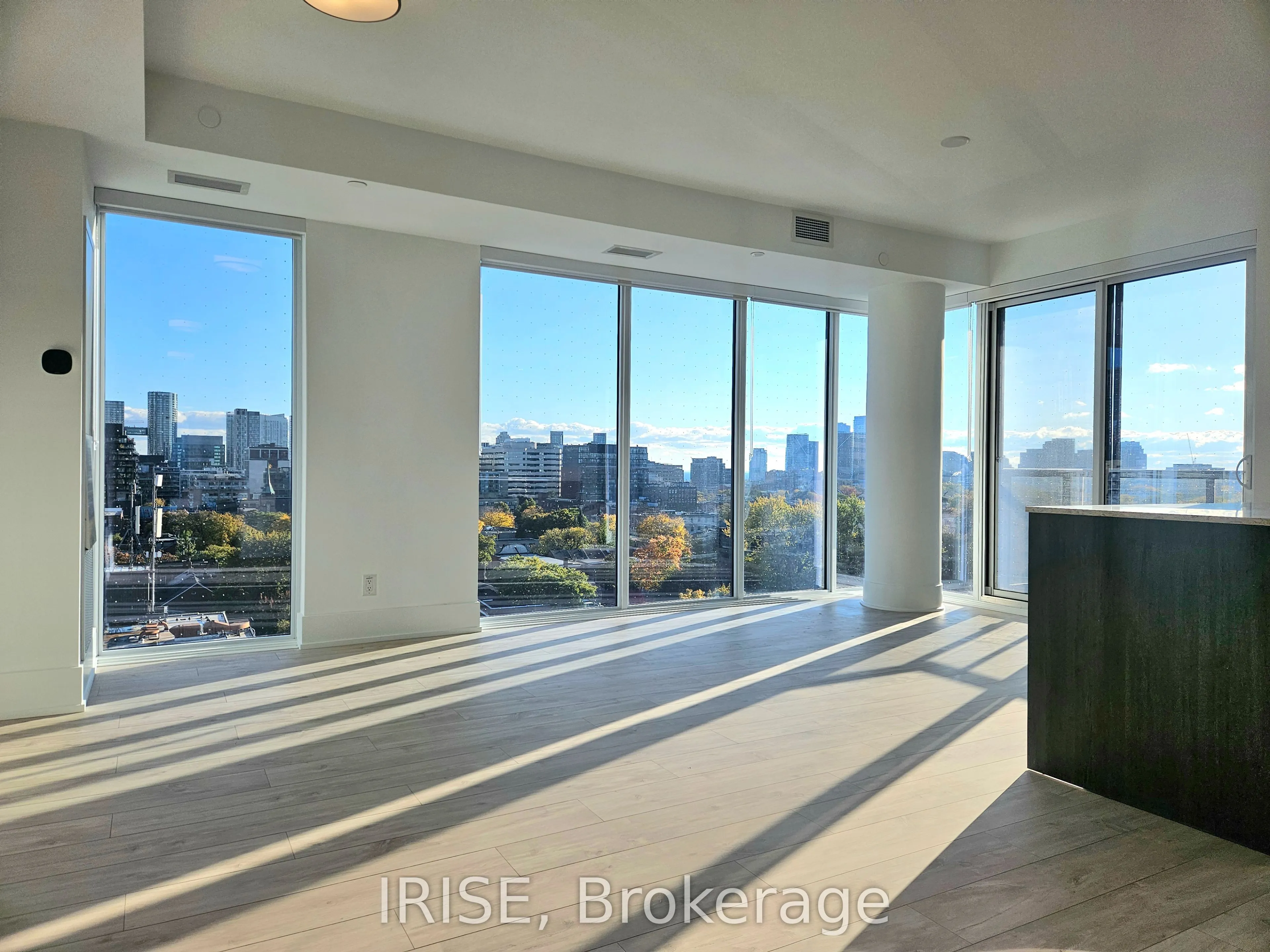 115 Denison Avenue, #905