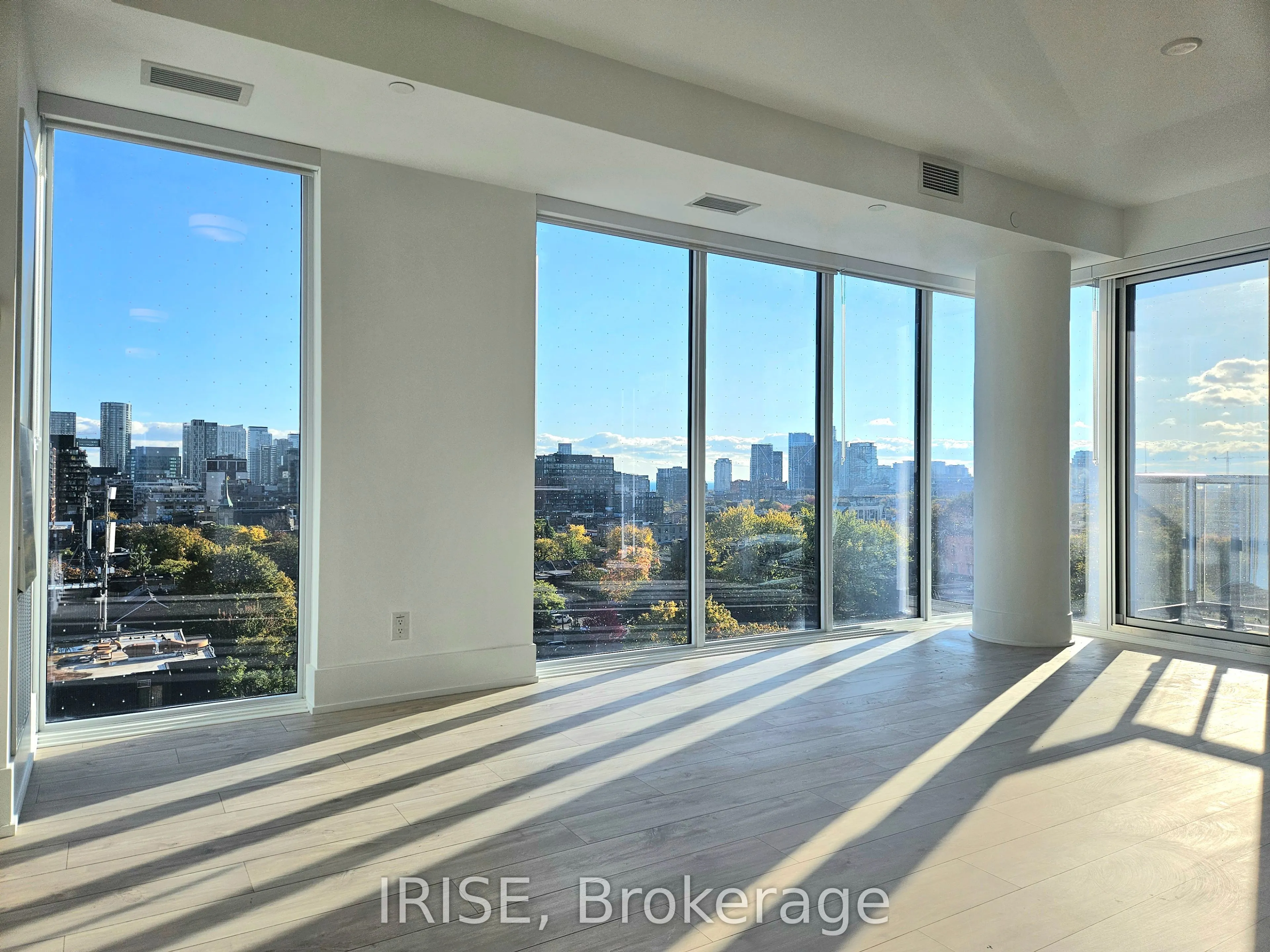 115 Denison Avenue, #905