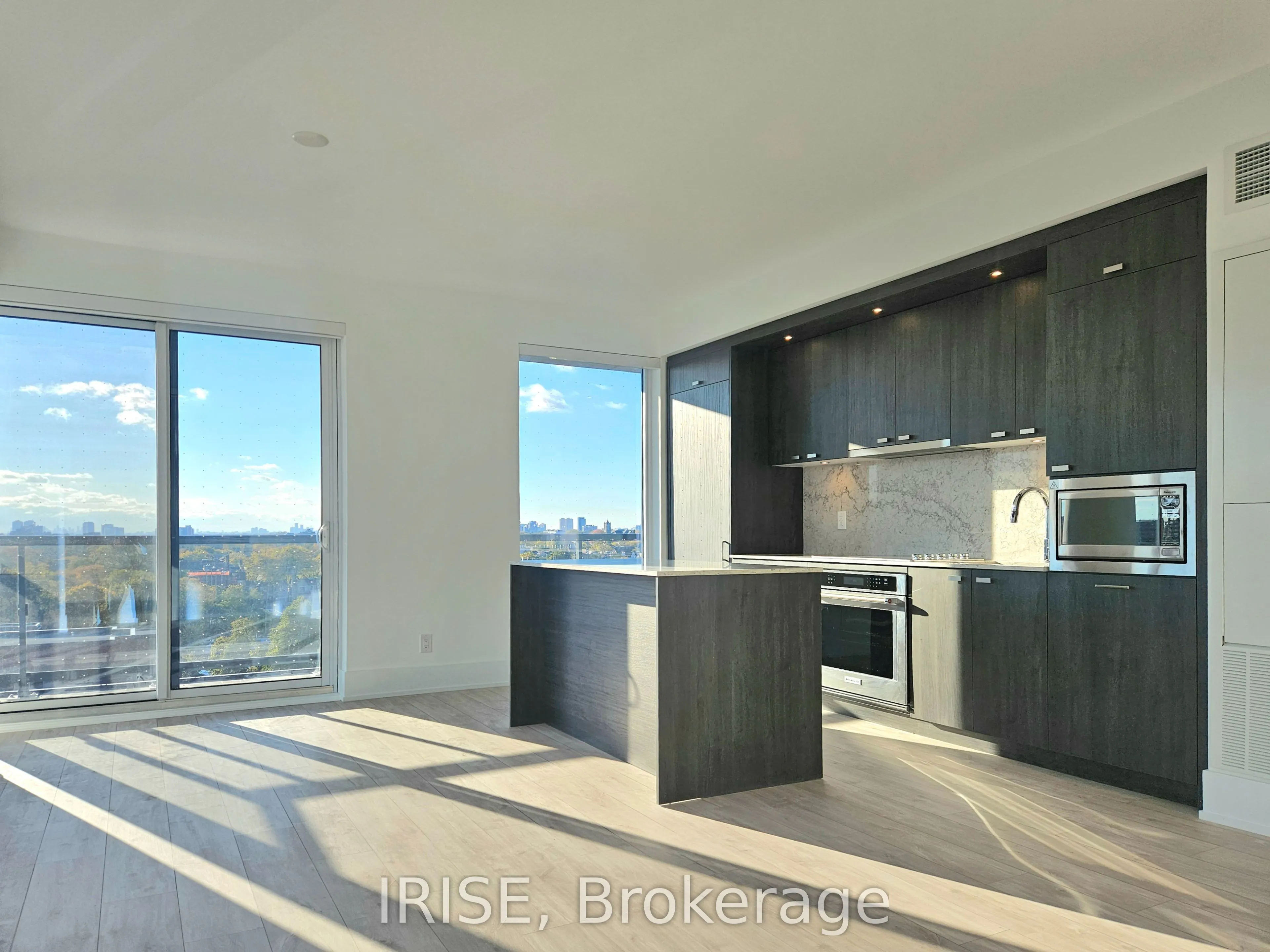 115 Denison Avenue, #905