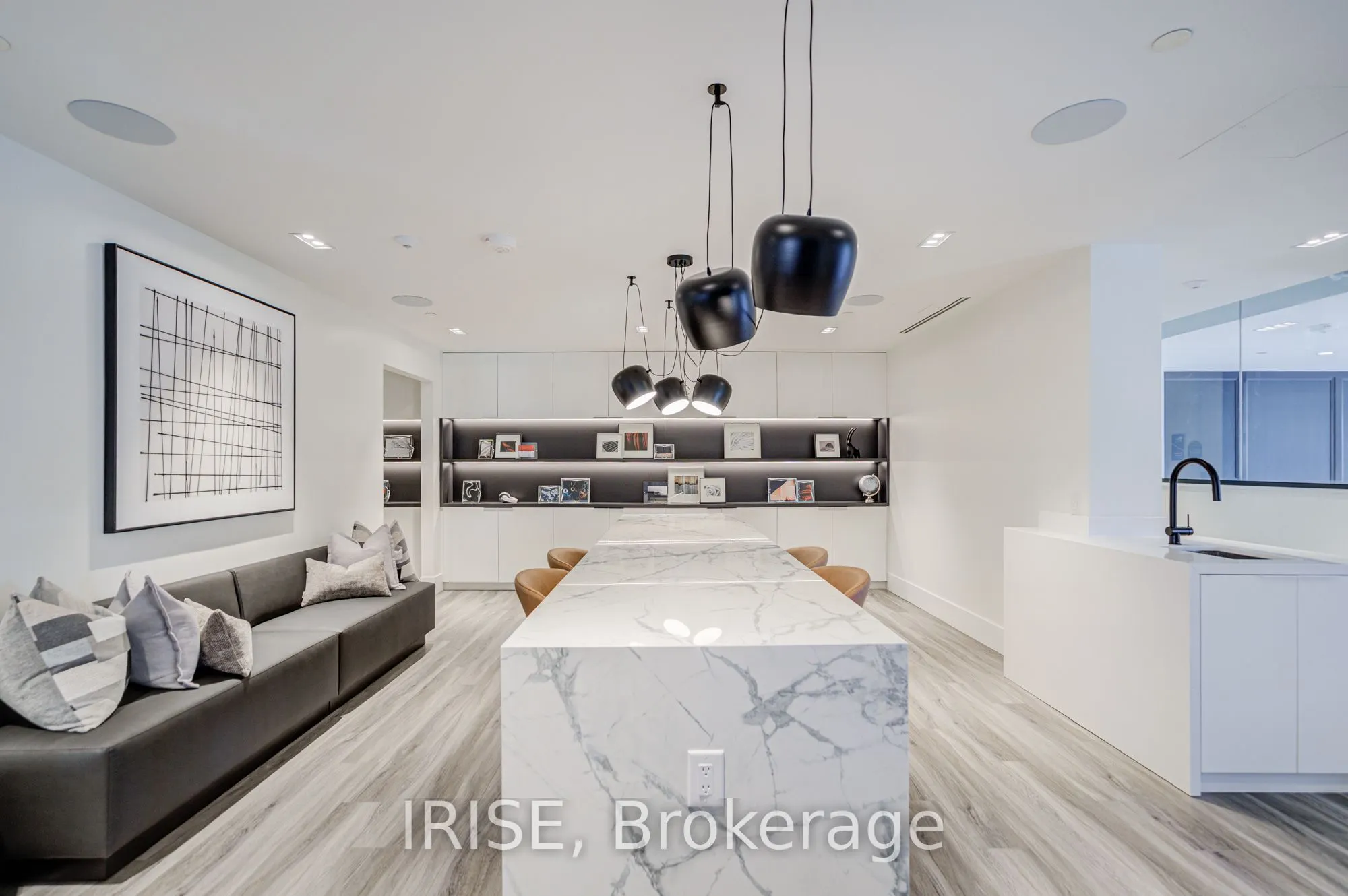 115 Denison Avenue, #905