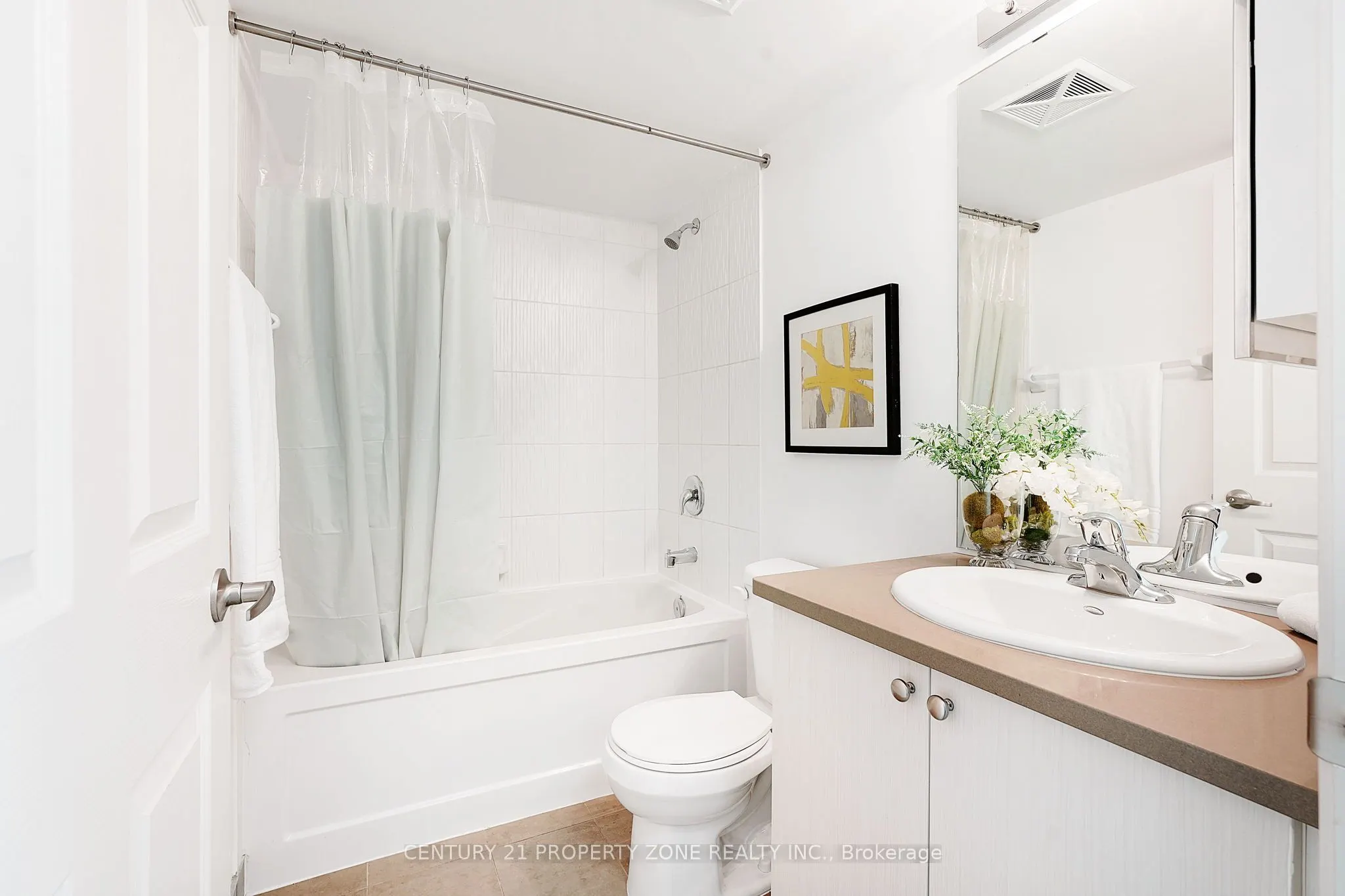 25 Lower Simcoe Street, #527