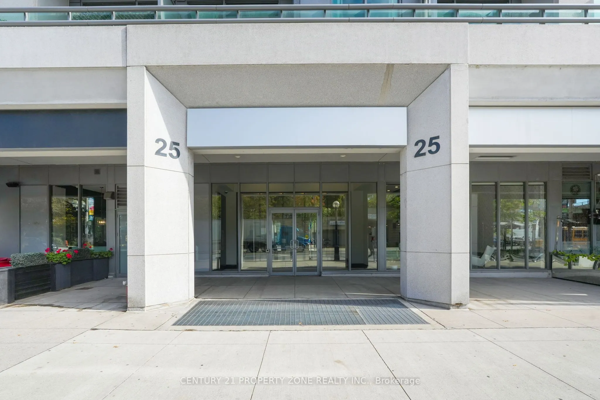 25 Lower Simcoe Street, #527