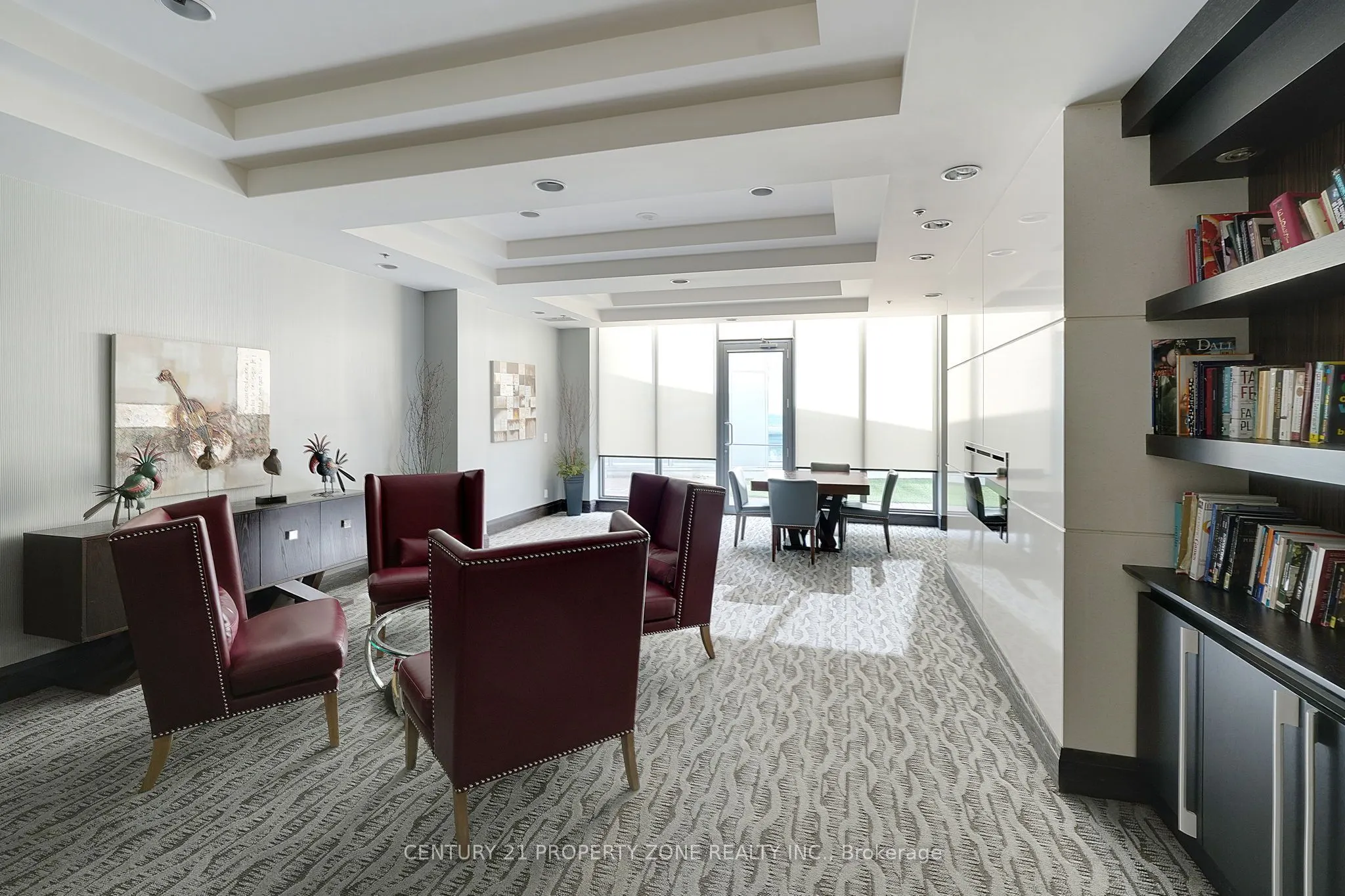 25 Lower Simcoe Street, #527