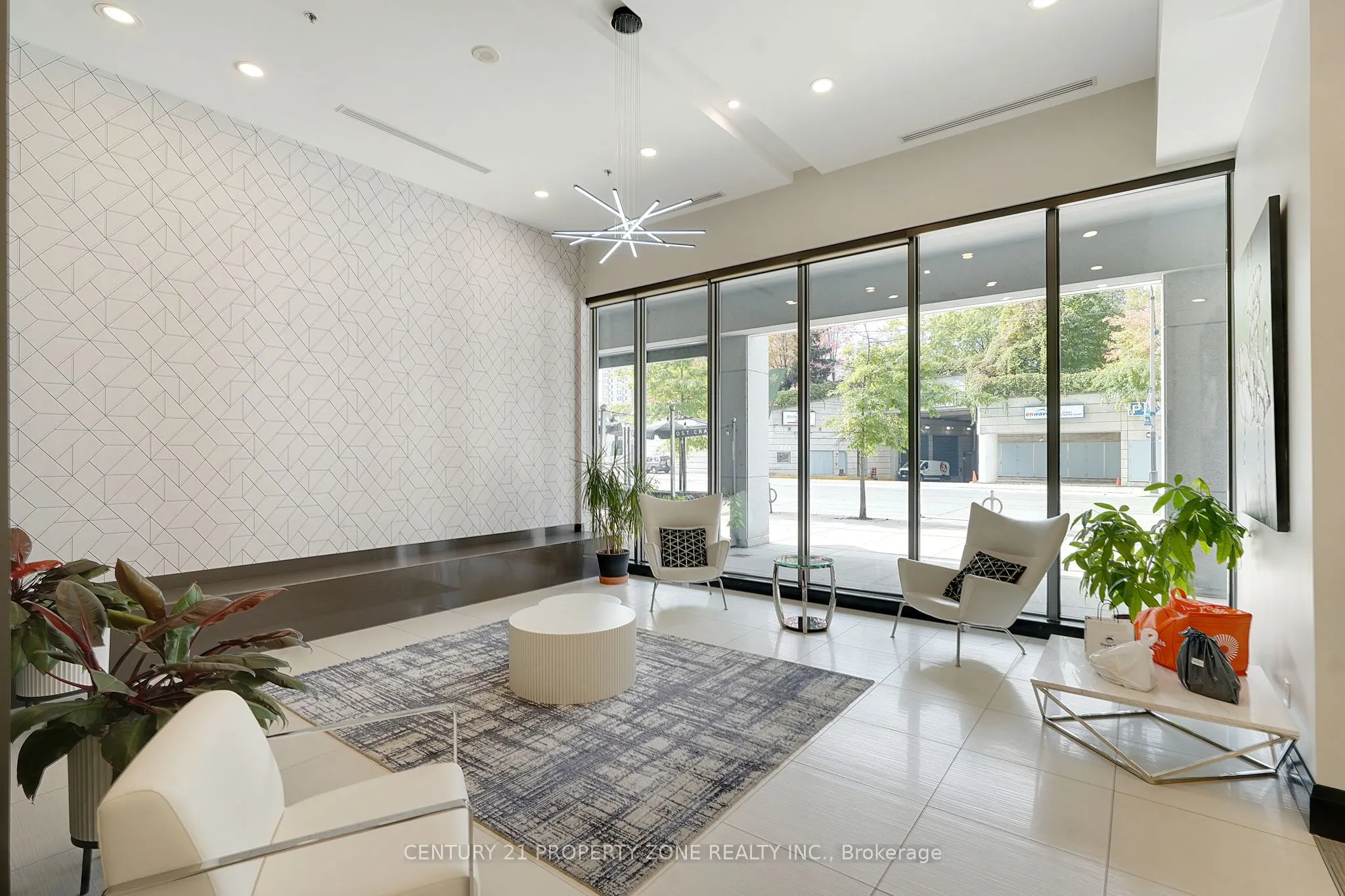 25 Lower Simcoe Street, #527