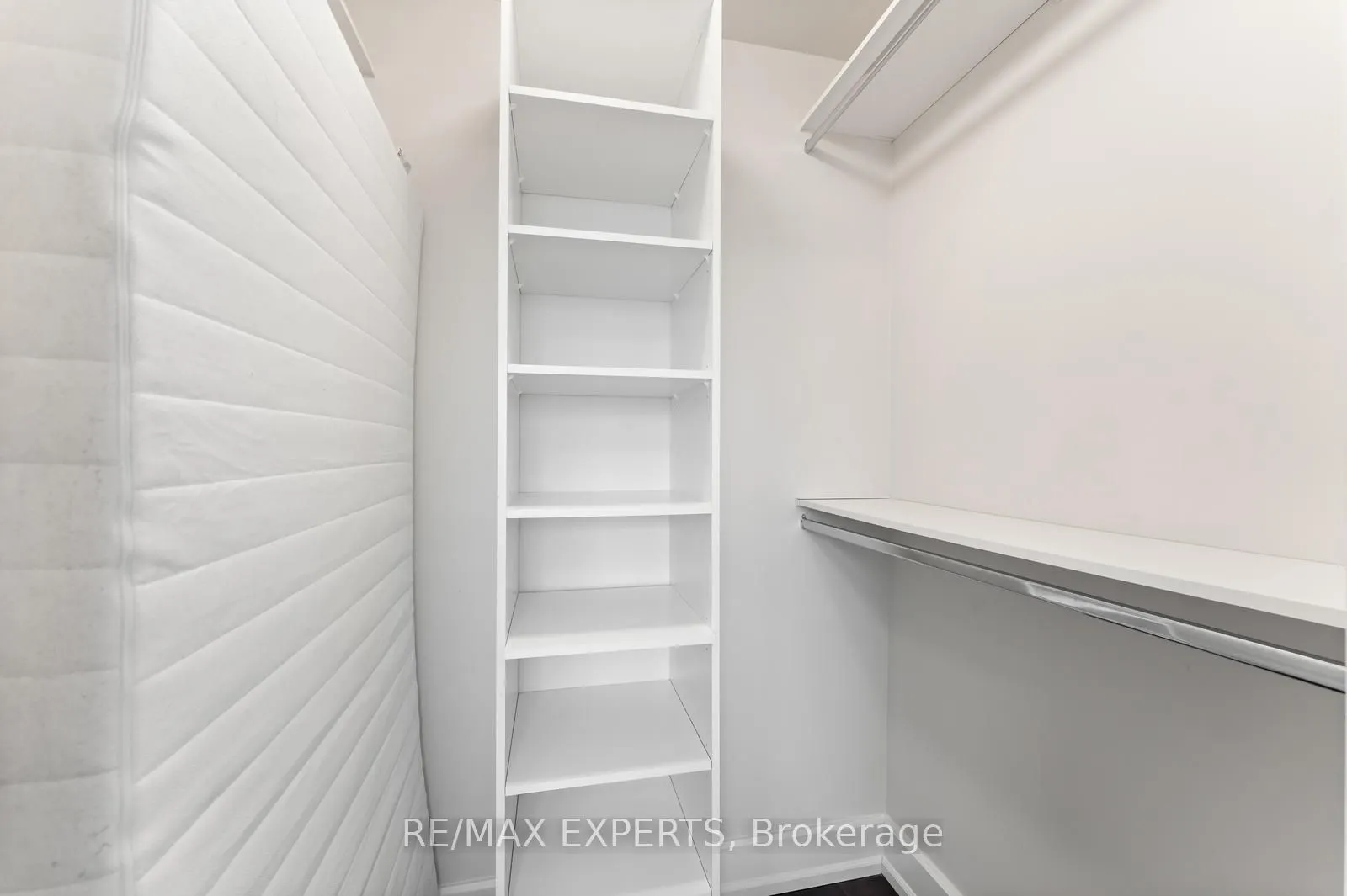 650 Sheppard Avenue, #PH08