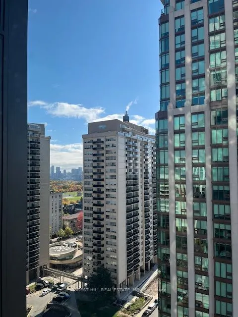 320 Tweedsmuir Avenue, #1809