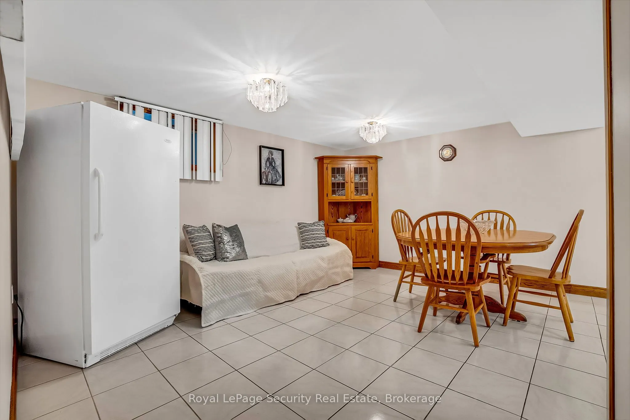 1937 Dufferin Street