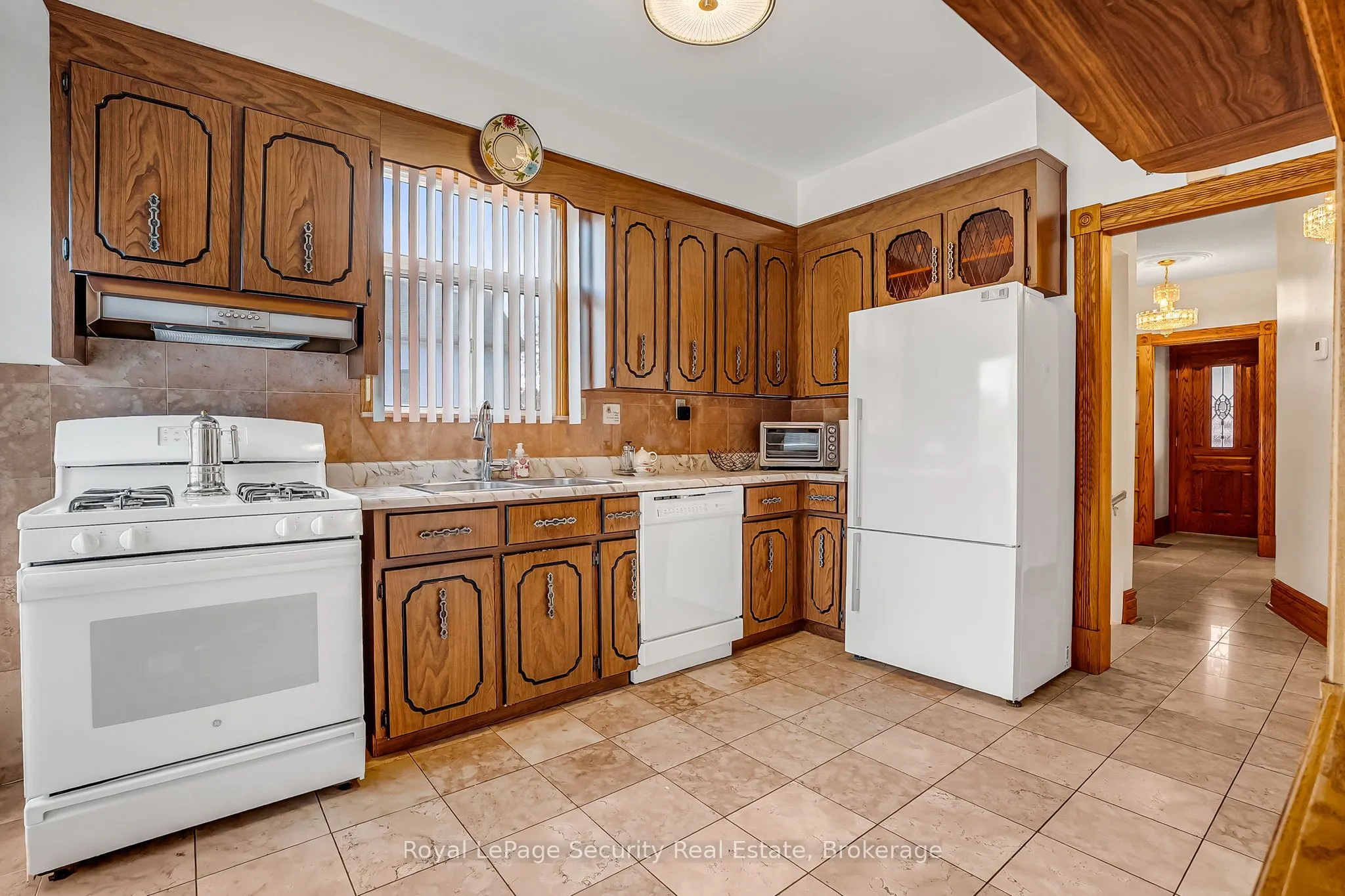 1937 Dufferin Street