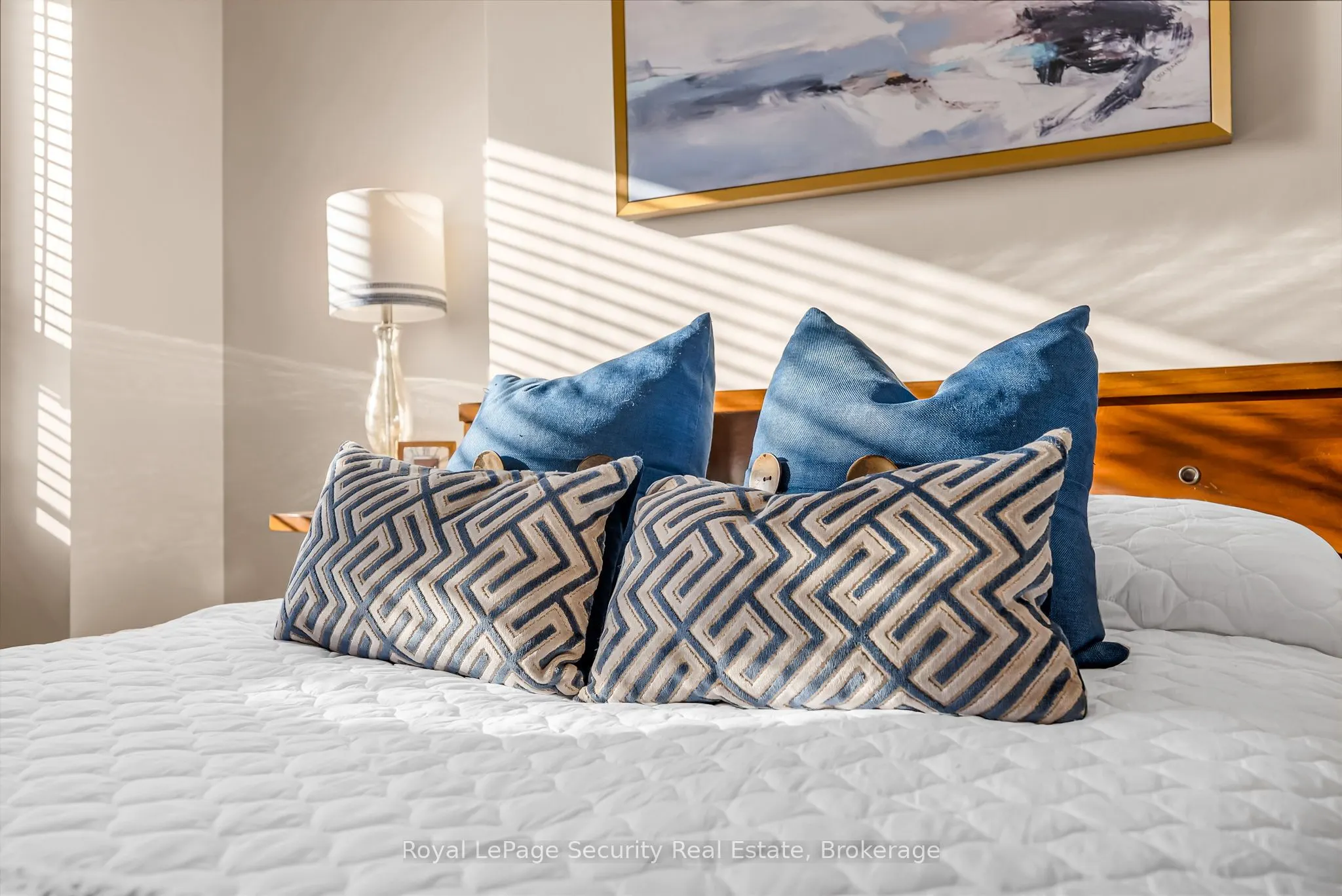 1937 Dufferin Street