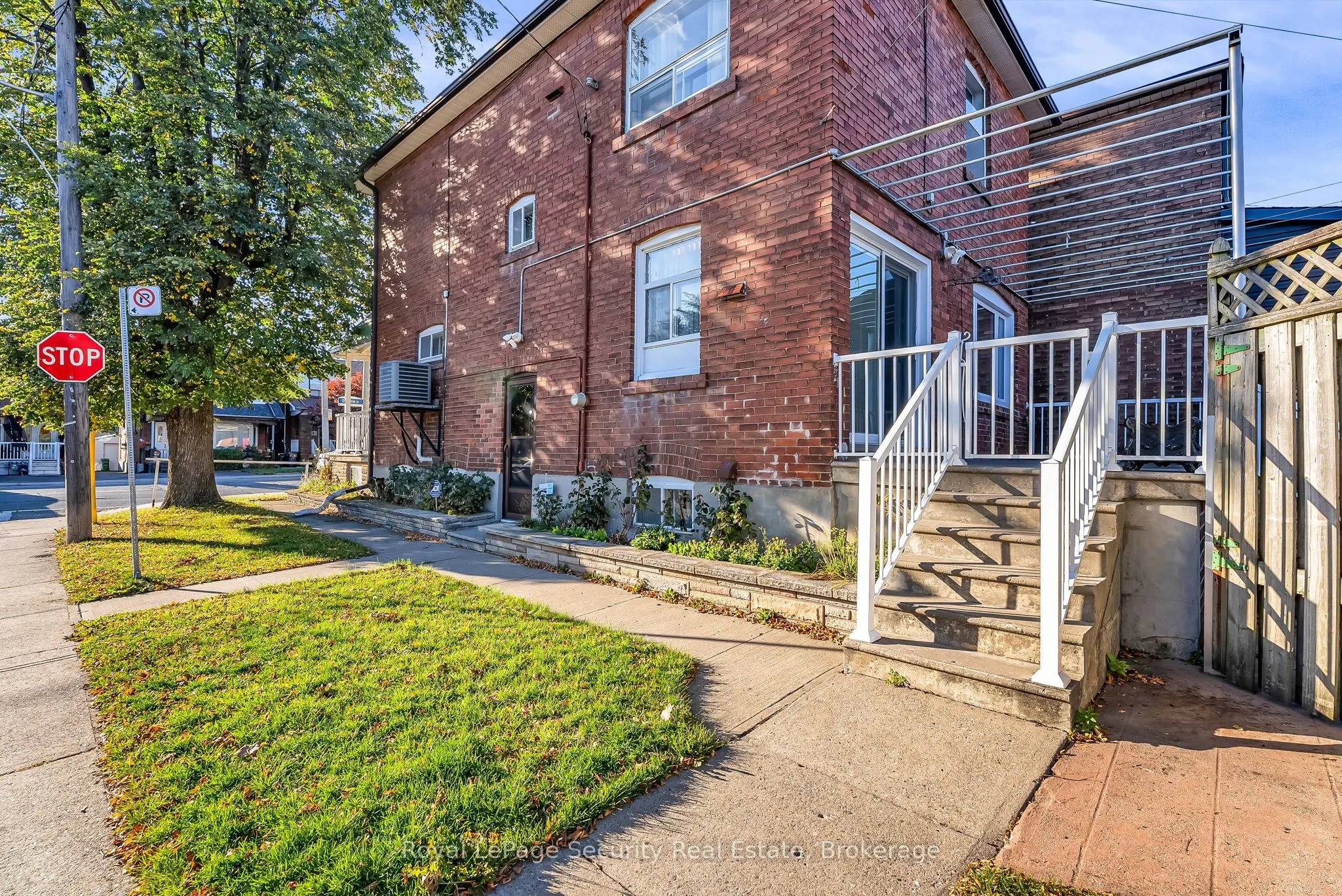 1937 Dufferin Street