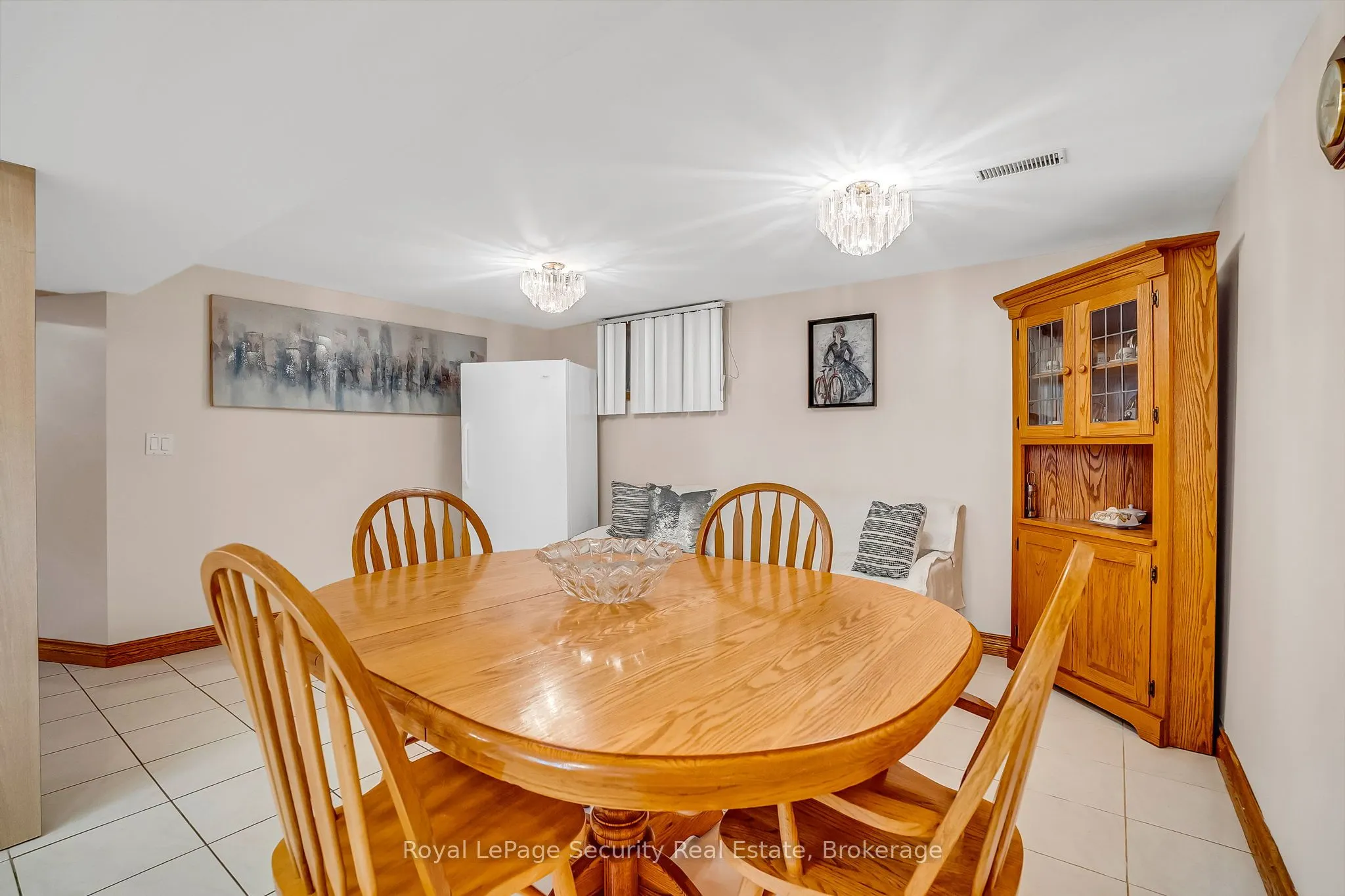 1937 Dufferin Street